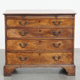 Antique 18th-Century English Chest of Drawers with Brushing Slide