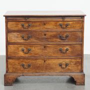 Antique 18th-Century English Chest of Drawers with Brushing Slide