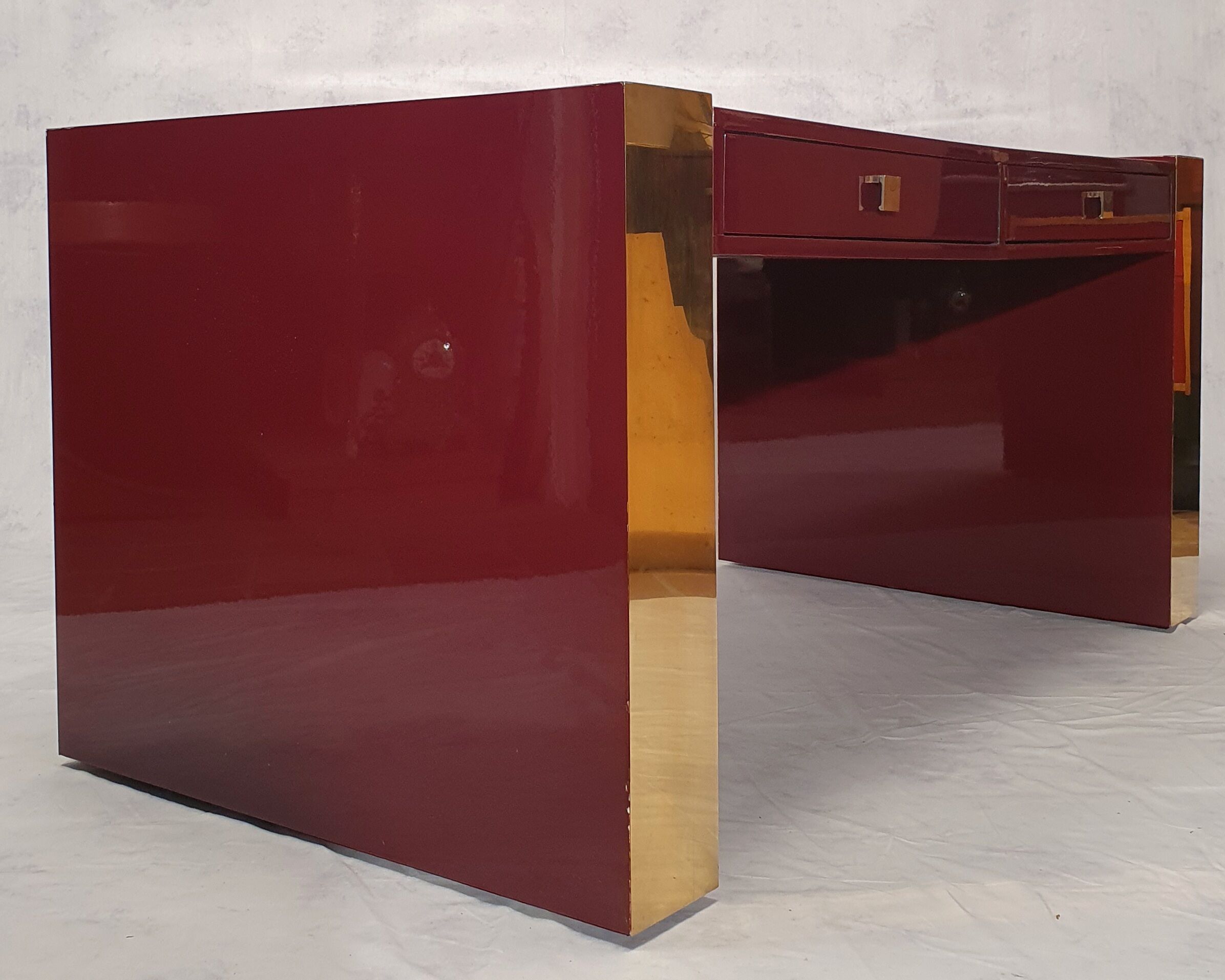 Executive desk by Jean Claude Mahey - lacquered wood & brass - Ca 1970