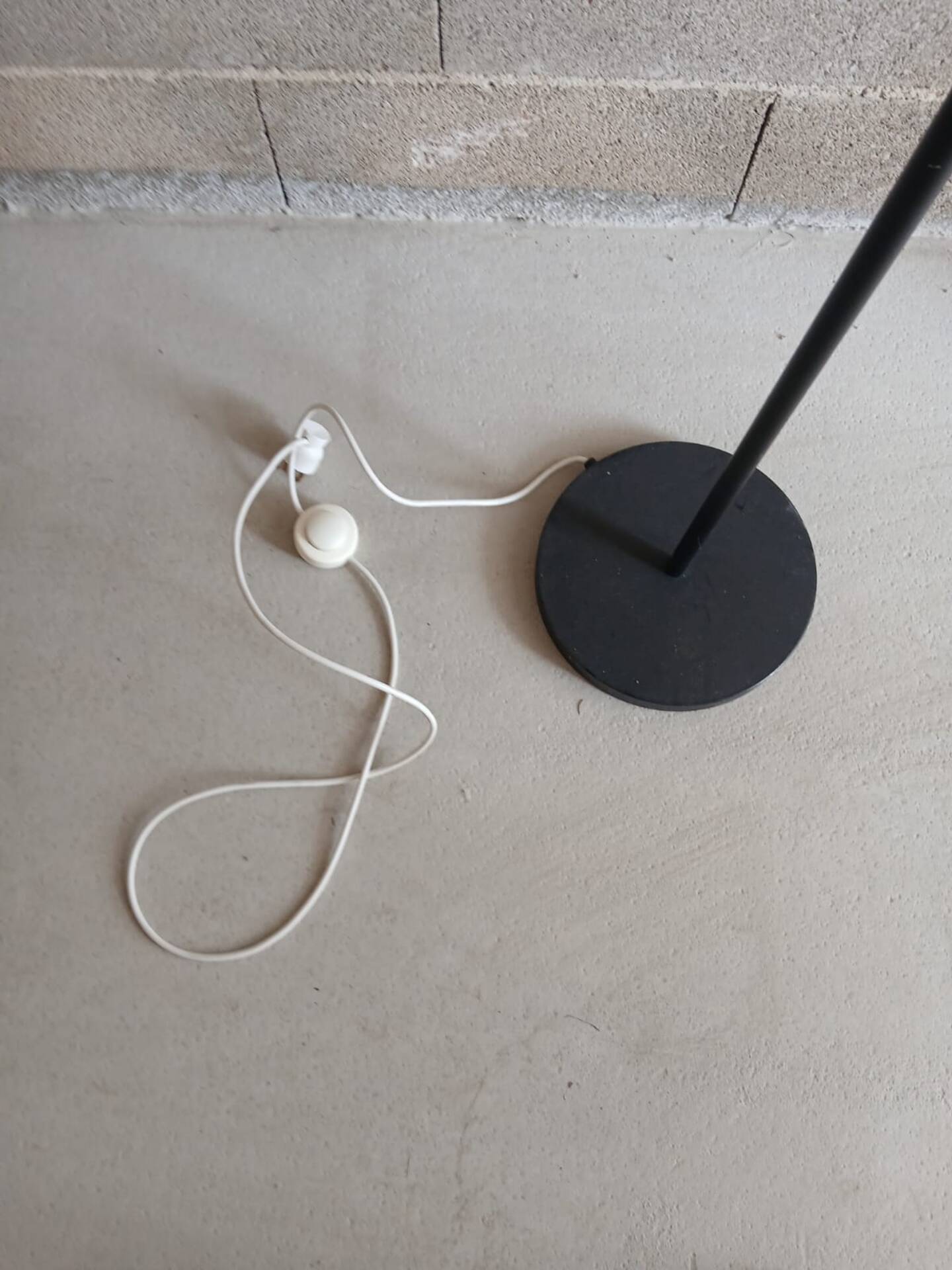 Postmodern vintage torchère floor lamp from the 1980s-1990s.