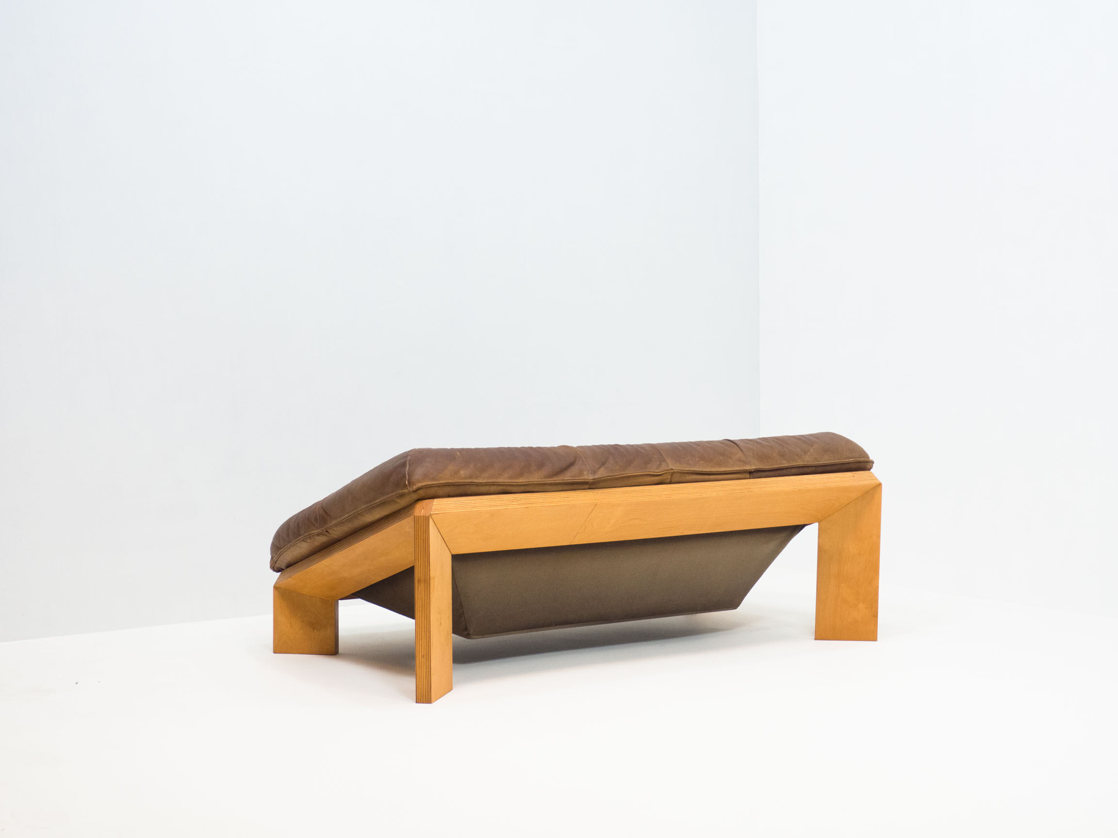 Montis ‘Oslo’ 2 seater sofa designed by Gerard van den Berg