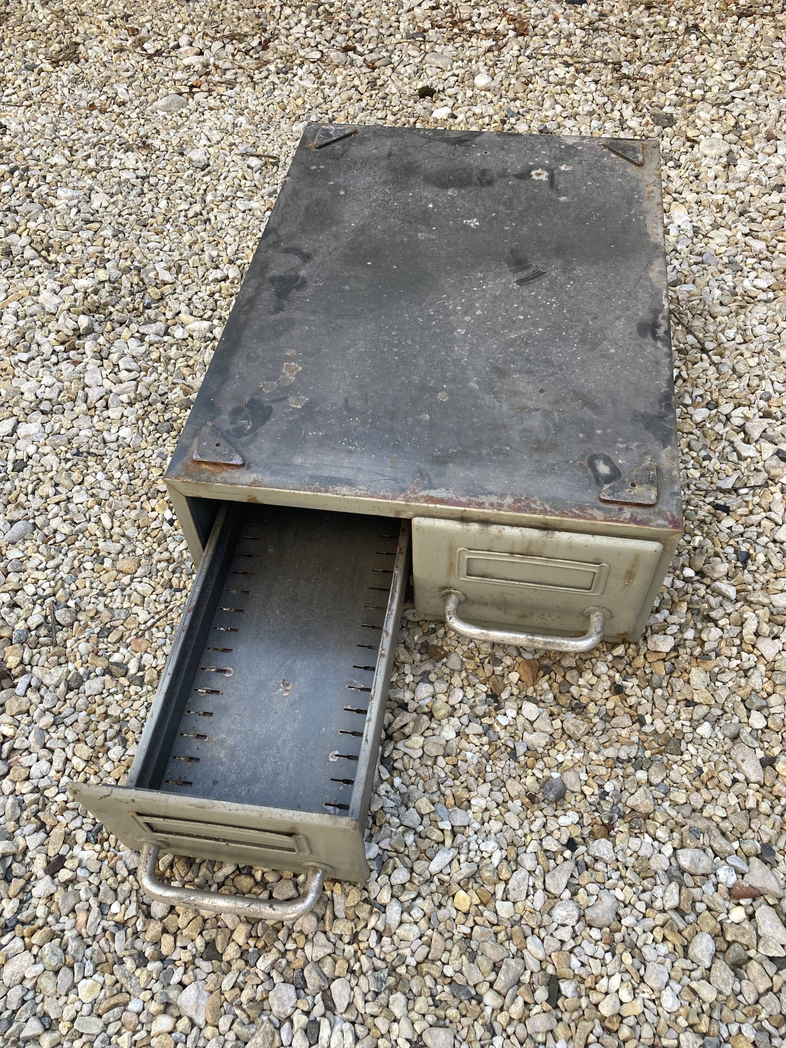 Metal locker 2 drawers