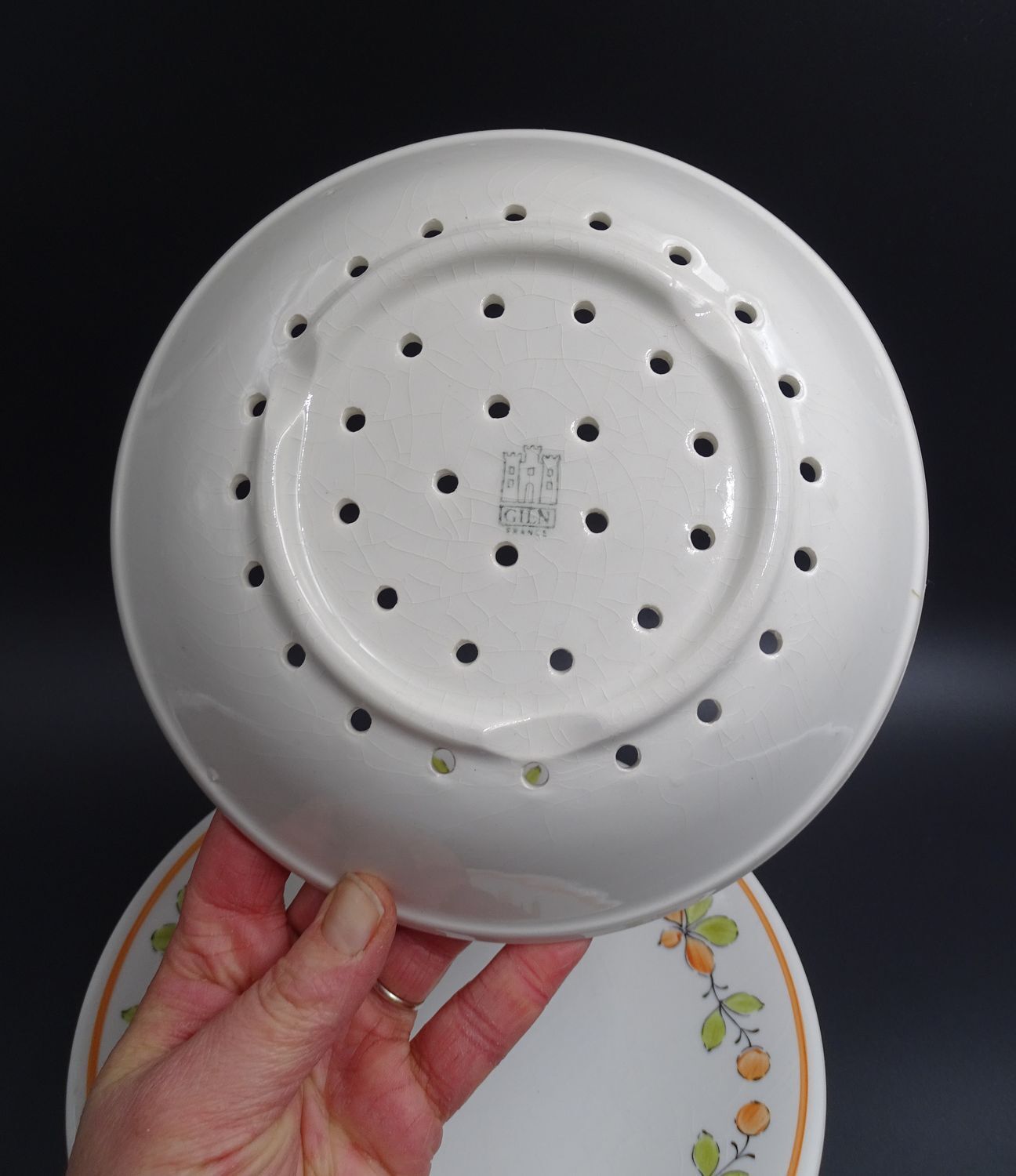 Beautiful set plate to drain strawberries in Gien earthenware