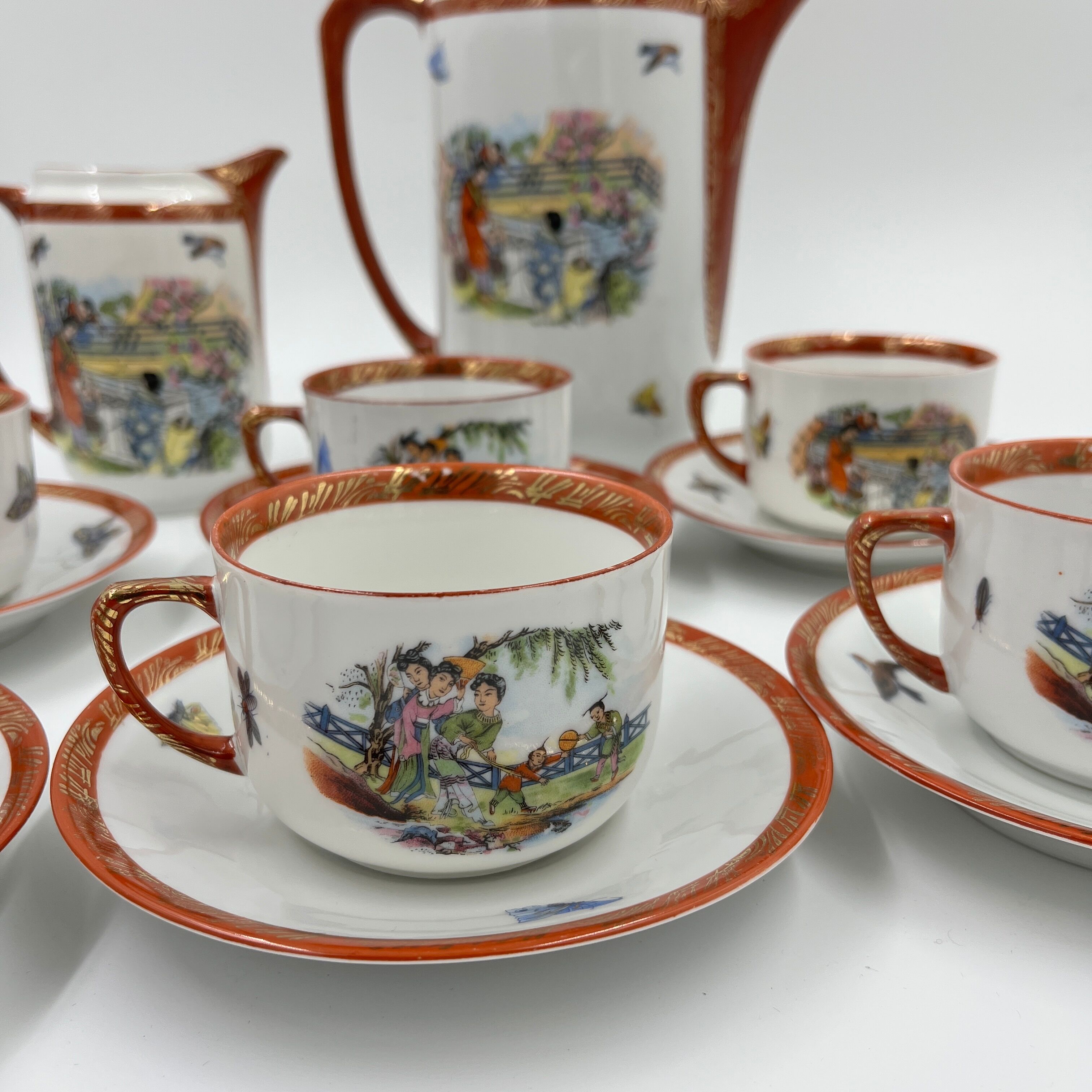 Japanese décor coffee service