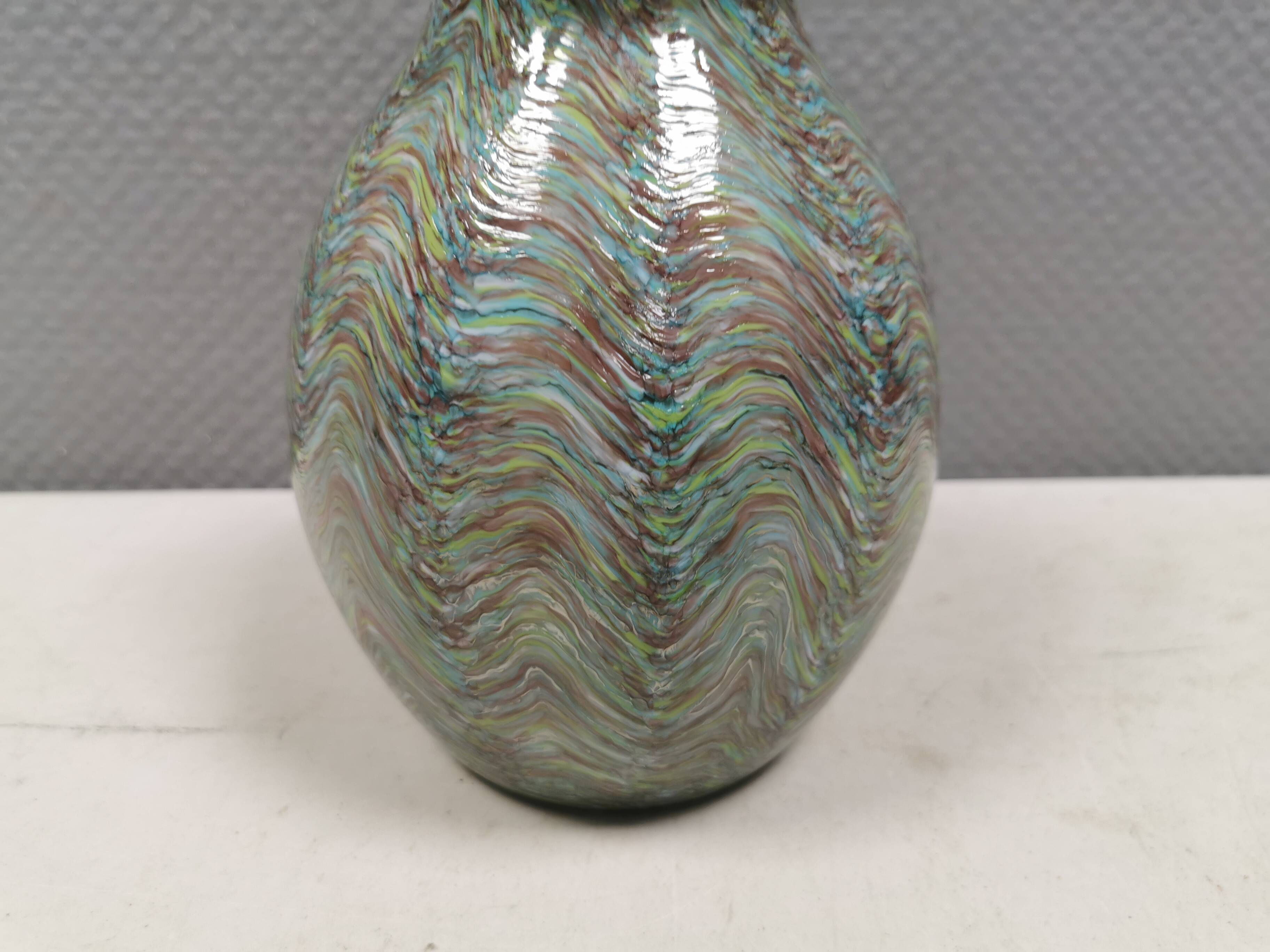 Vase magnifique en 3 couches de verre.