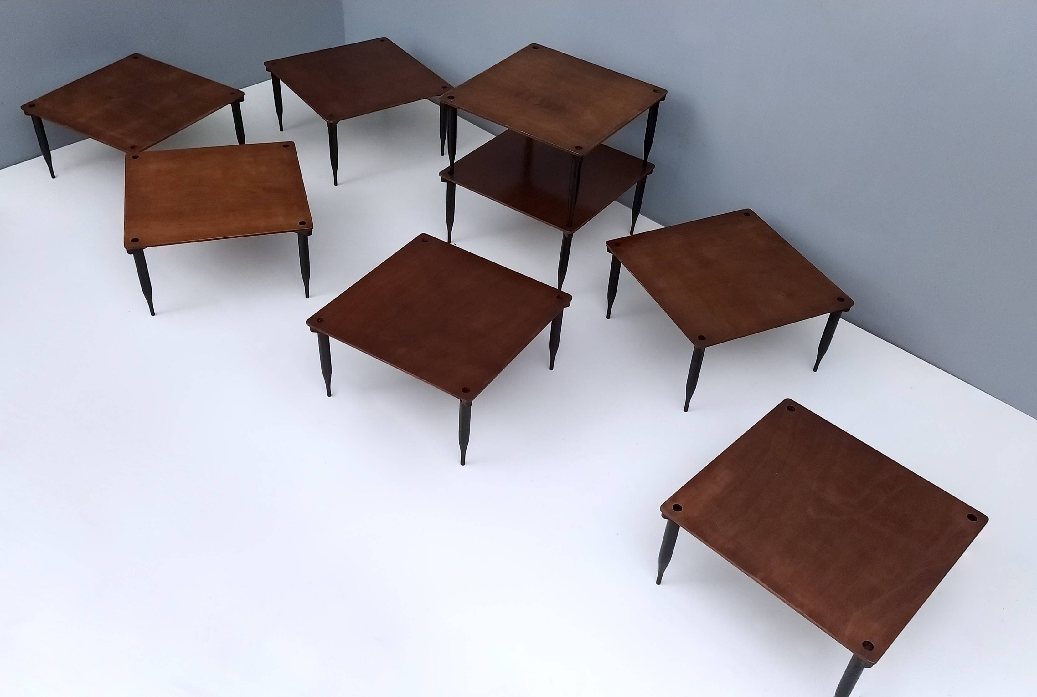 Vintage walnut coffee table model "T8" by Vico Magistretti for Azucena, Italy