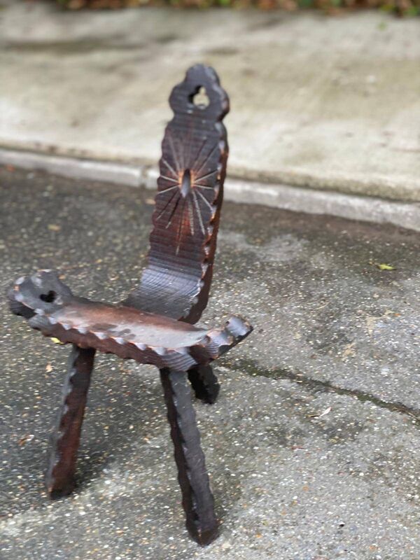 Chaise brutaliste espagnole en bois massif 1960