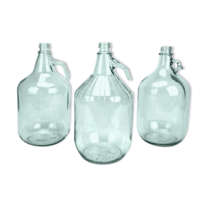 trio de bonbonnes à