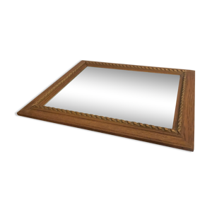Miroir dans un cadre de tableau