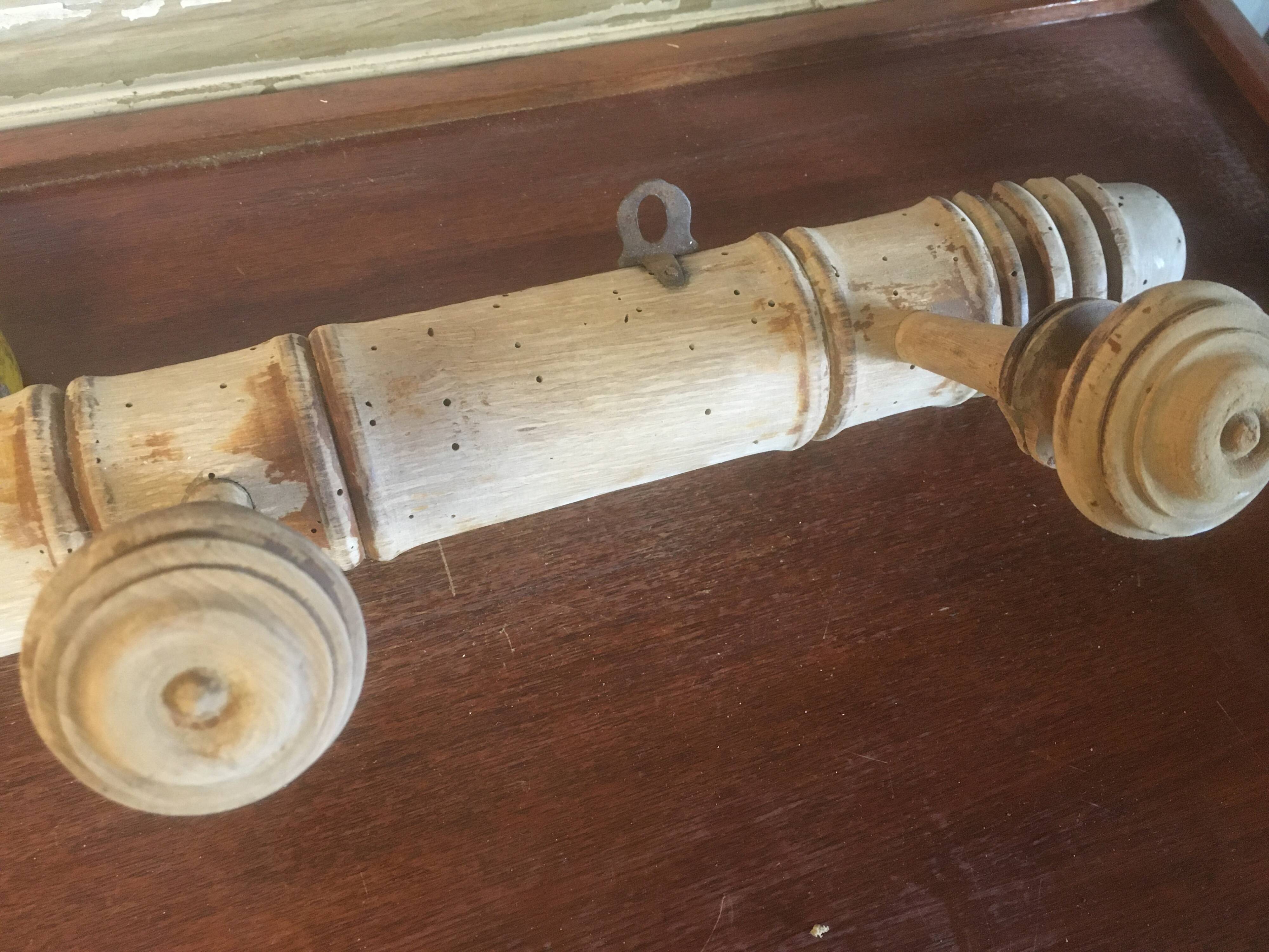 Wall coat rack with 4 hooks in raw wood
