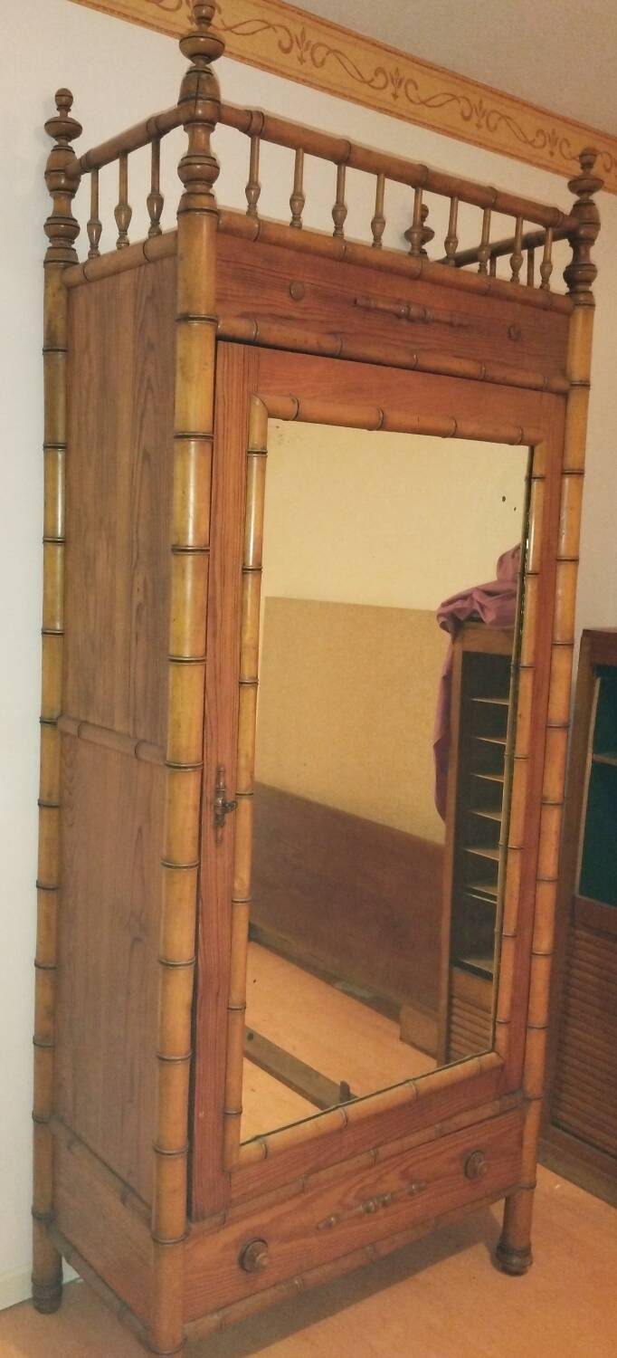 Armoire en pitchpin