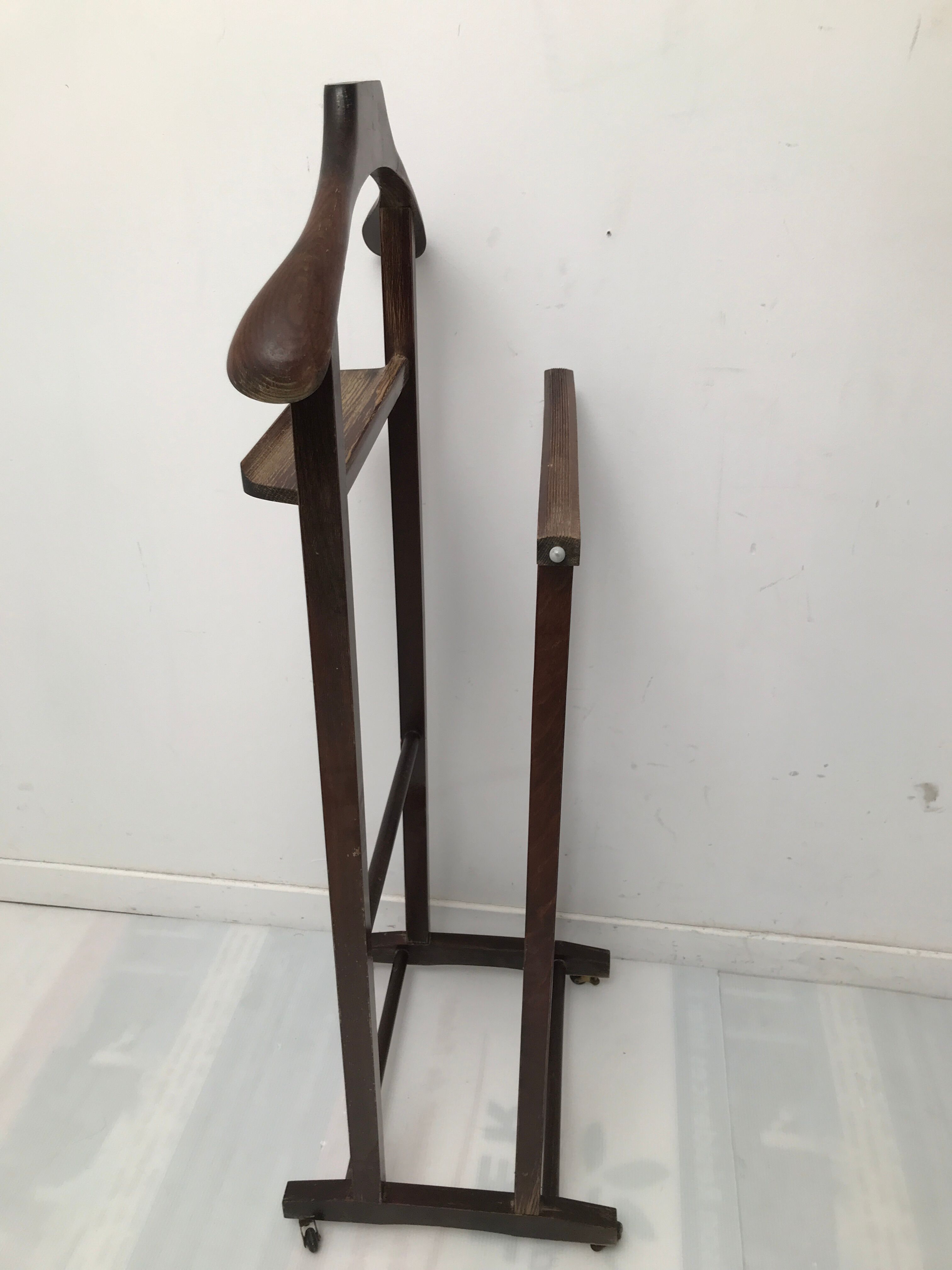 Double porticoed valet 60-70s