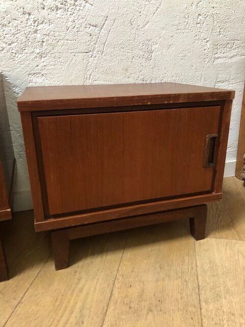 2 vintage bedside tables