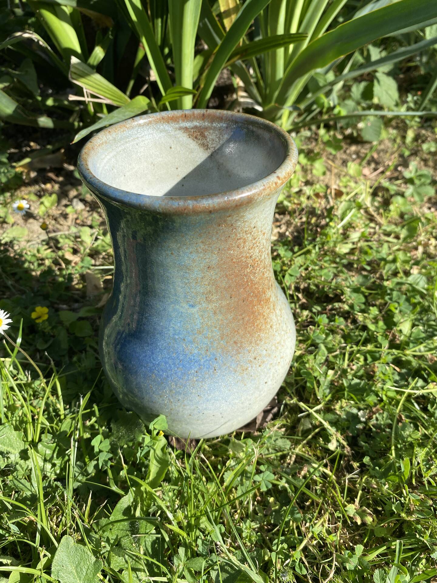 Magnifique vase artisanal en grès – Signé de Villefranche-de-Conflent
