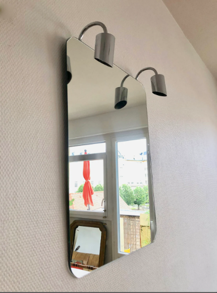 Electrified bathroom mirror 1970