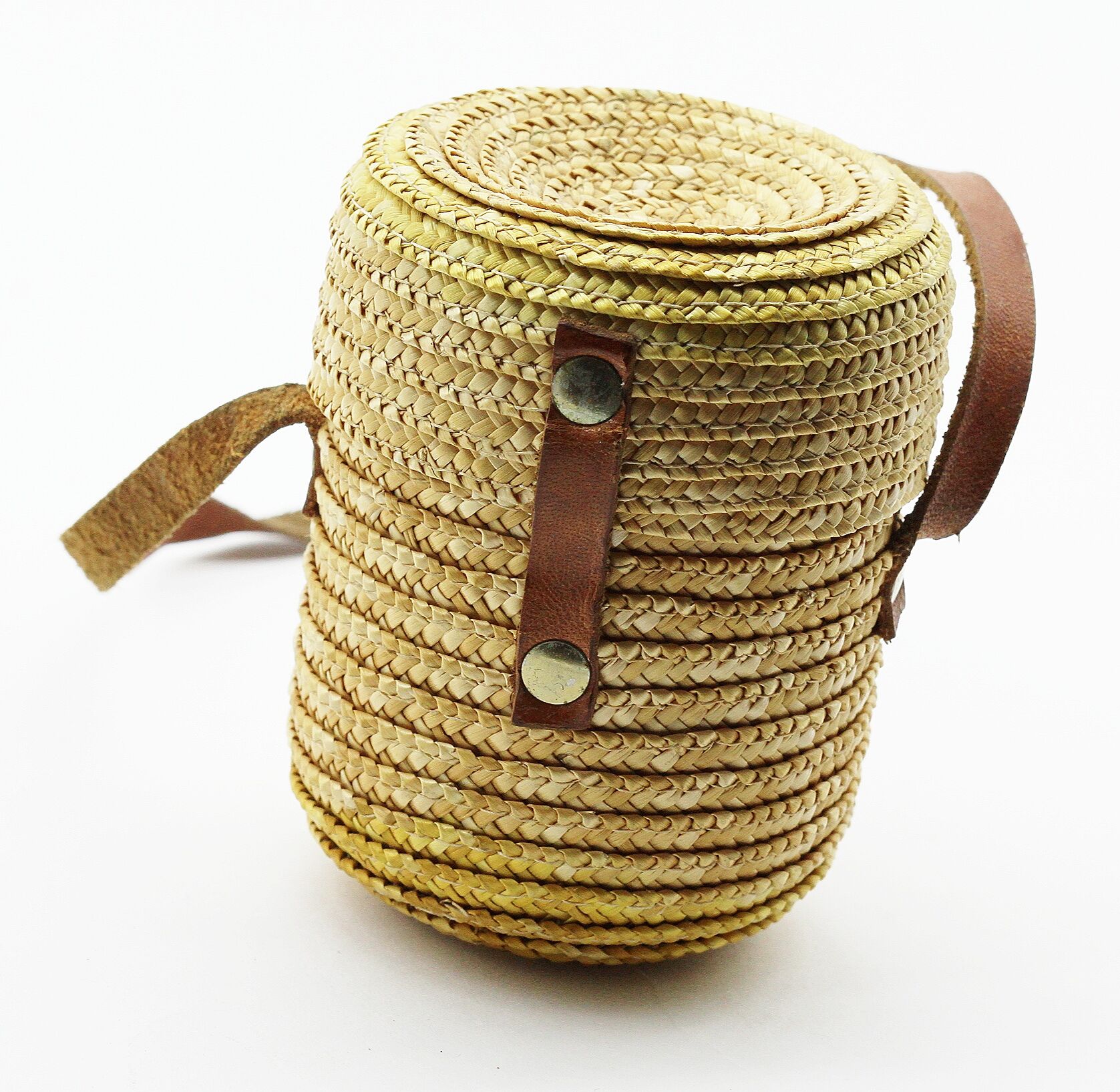 Wicker basket of spa cure and its vichy glass