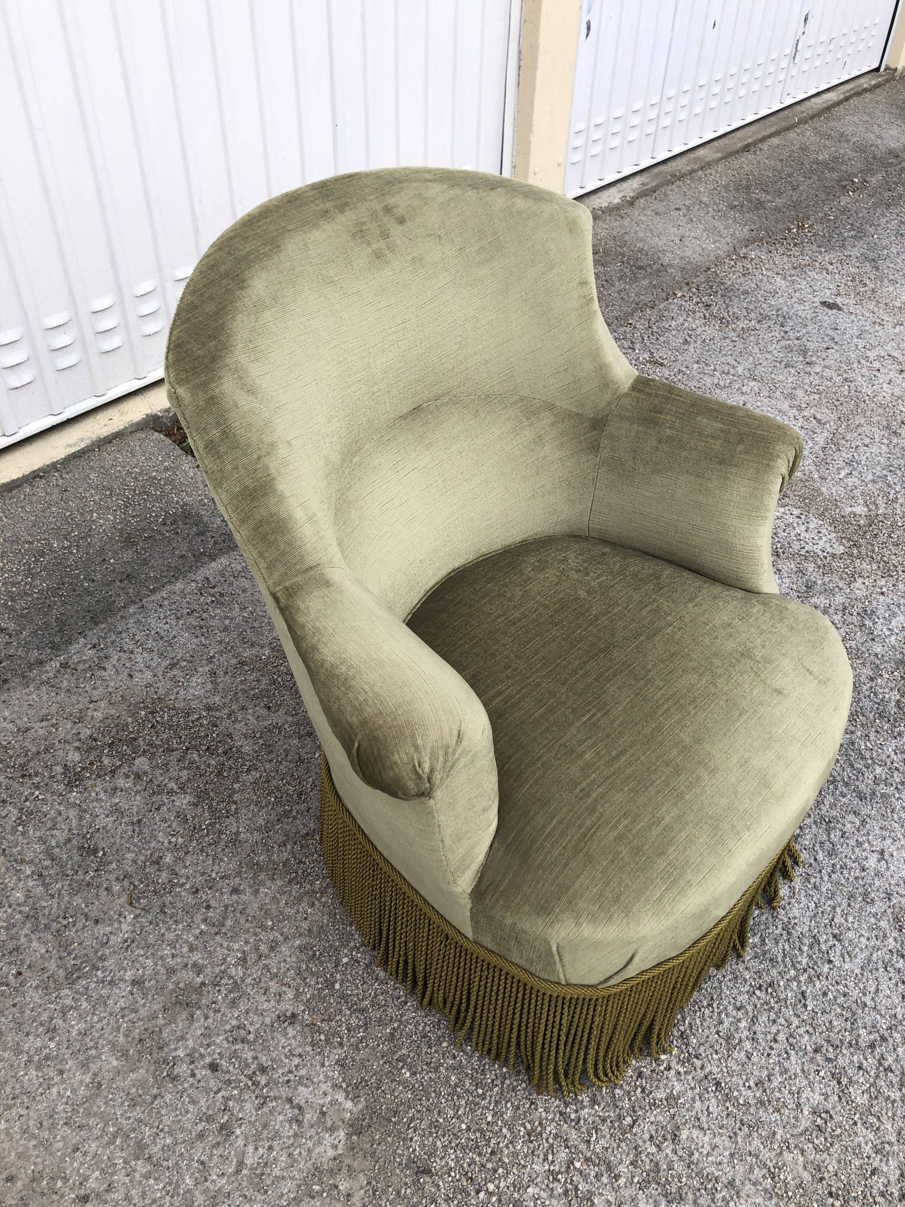 Green velvet toad armchair