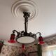 Superbe lustre Art nouveau en fer forgé à décor de roses – Début XXᵉ s