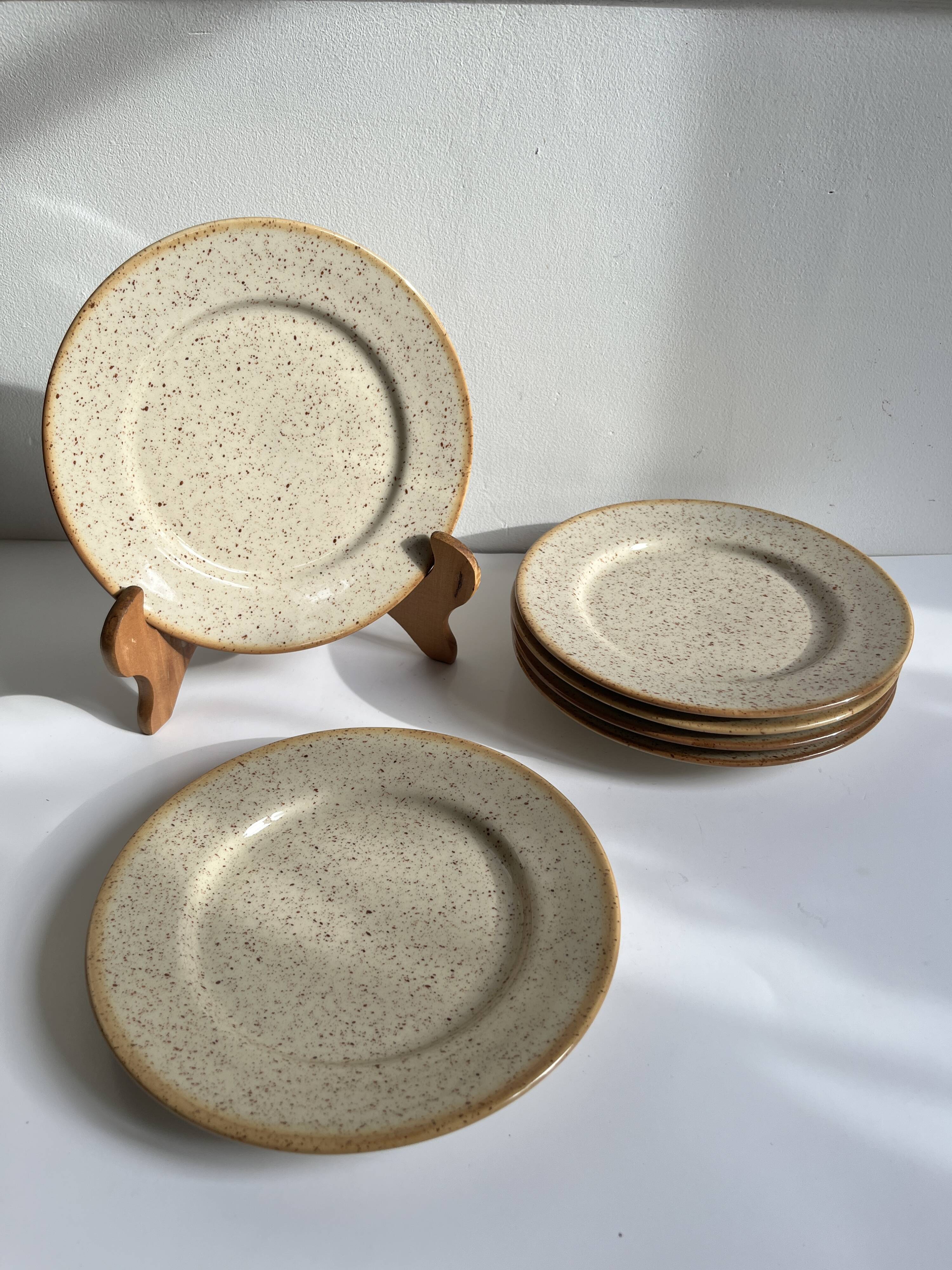 Polish ceramic dessert plates