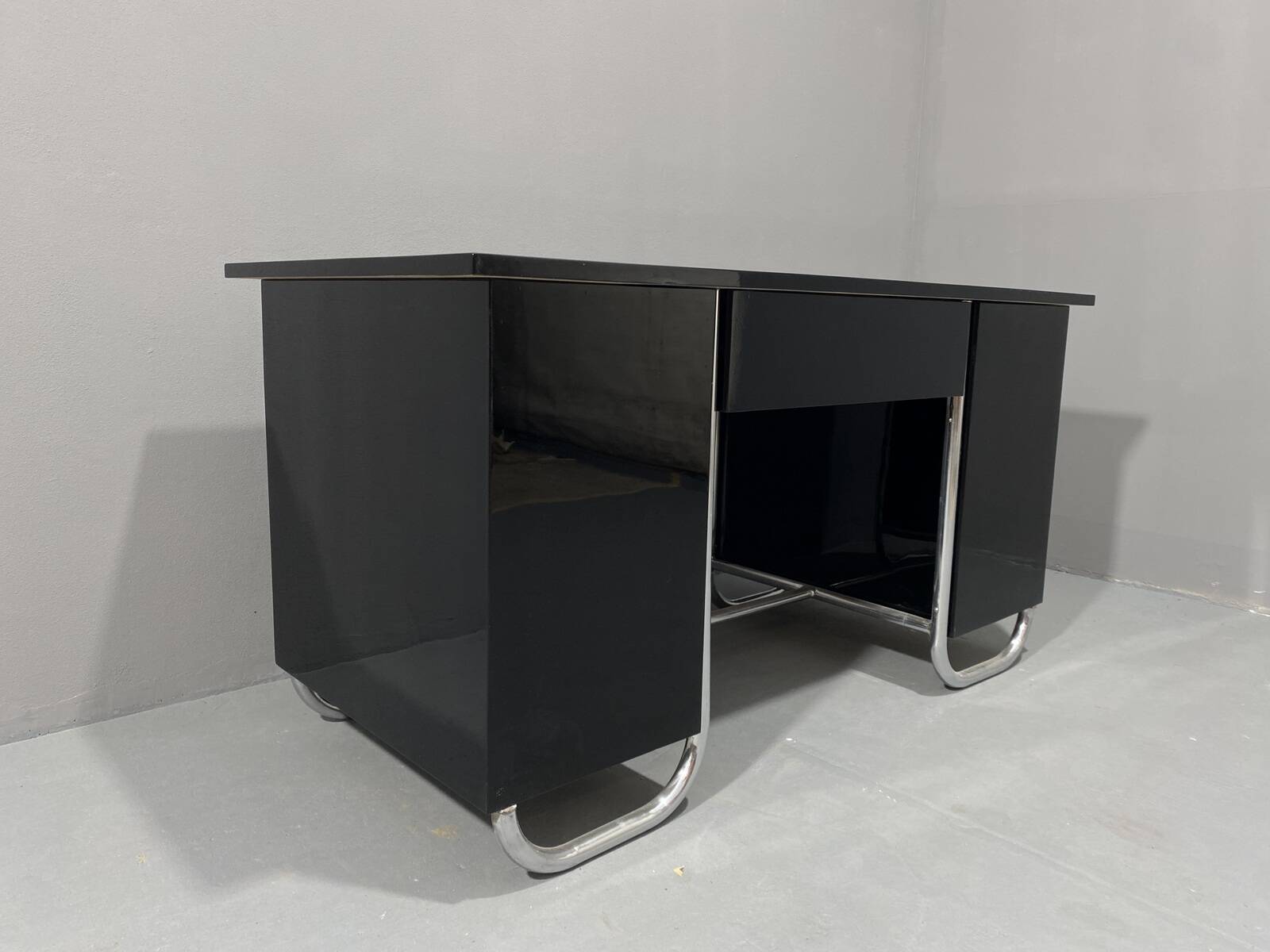 Bureau moderniste tchécoslovaque en chrome et bois, années 1950, Europe