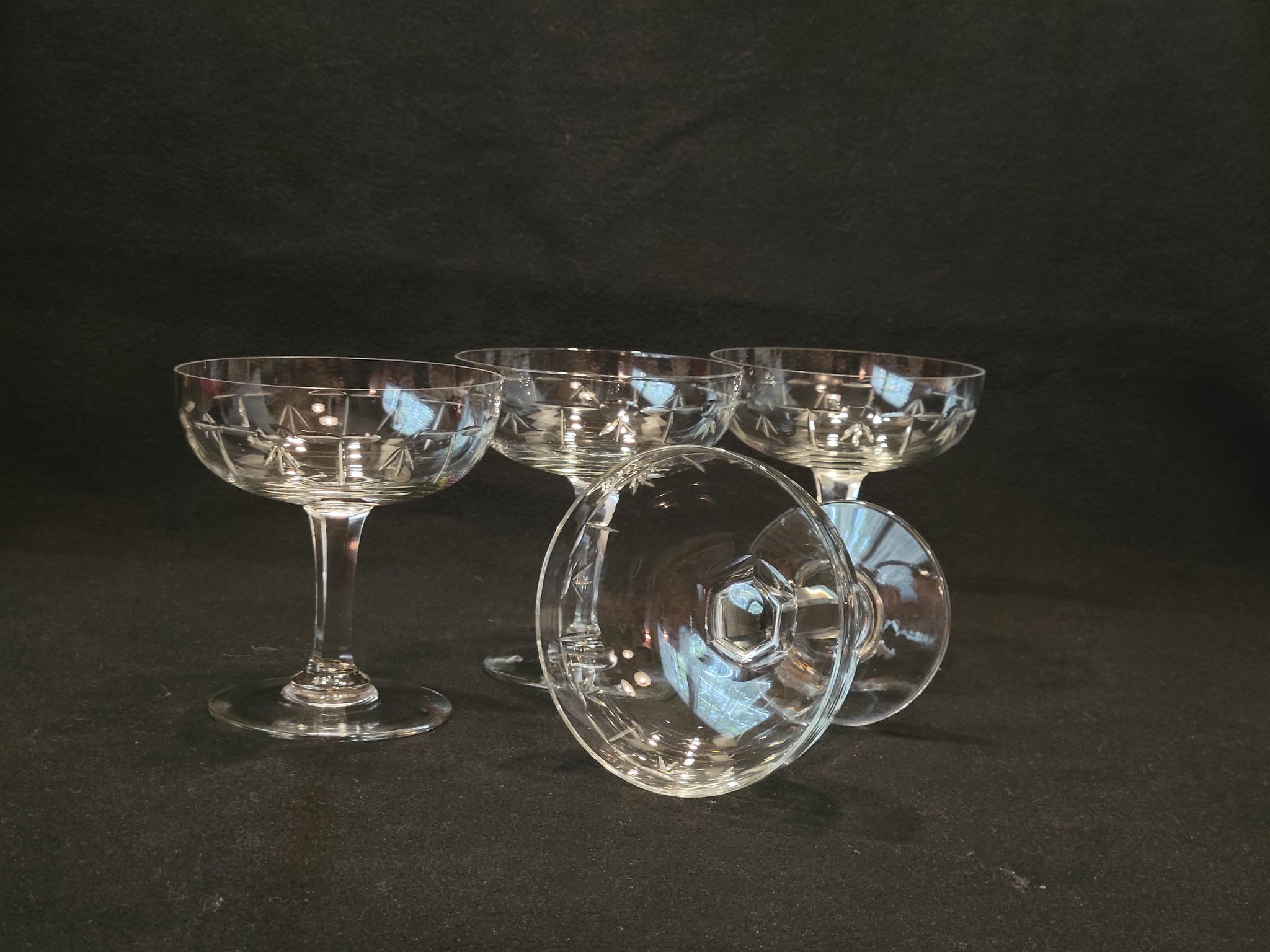 4 Antique Champagne Glasses In Engraved Crystalline