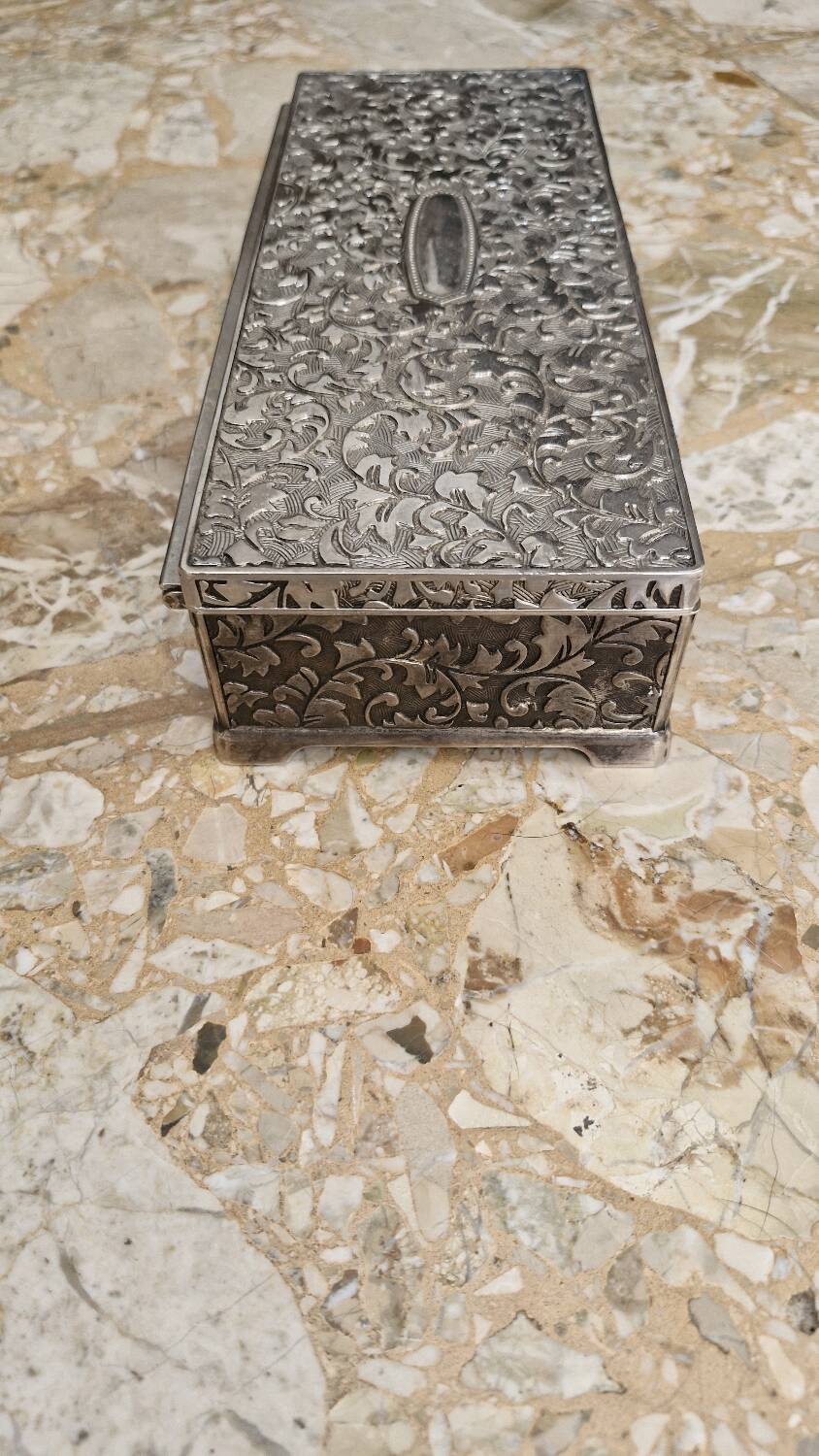 Jewelry box
