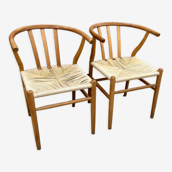 2 scandinavians chairs