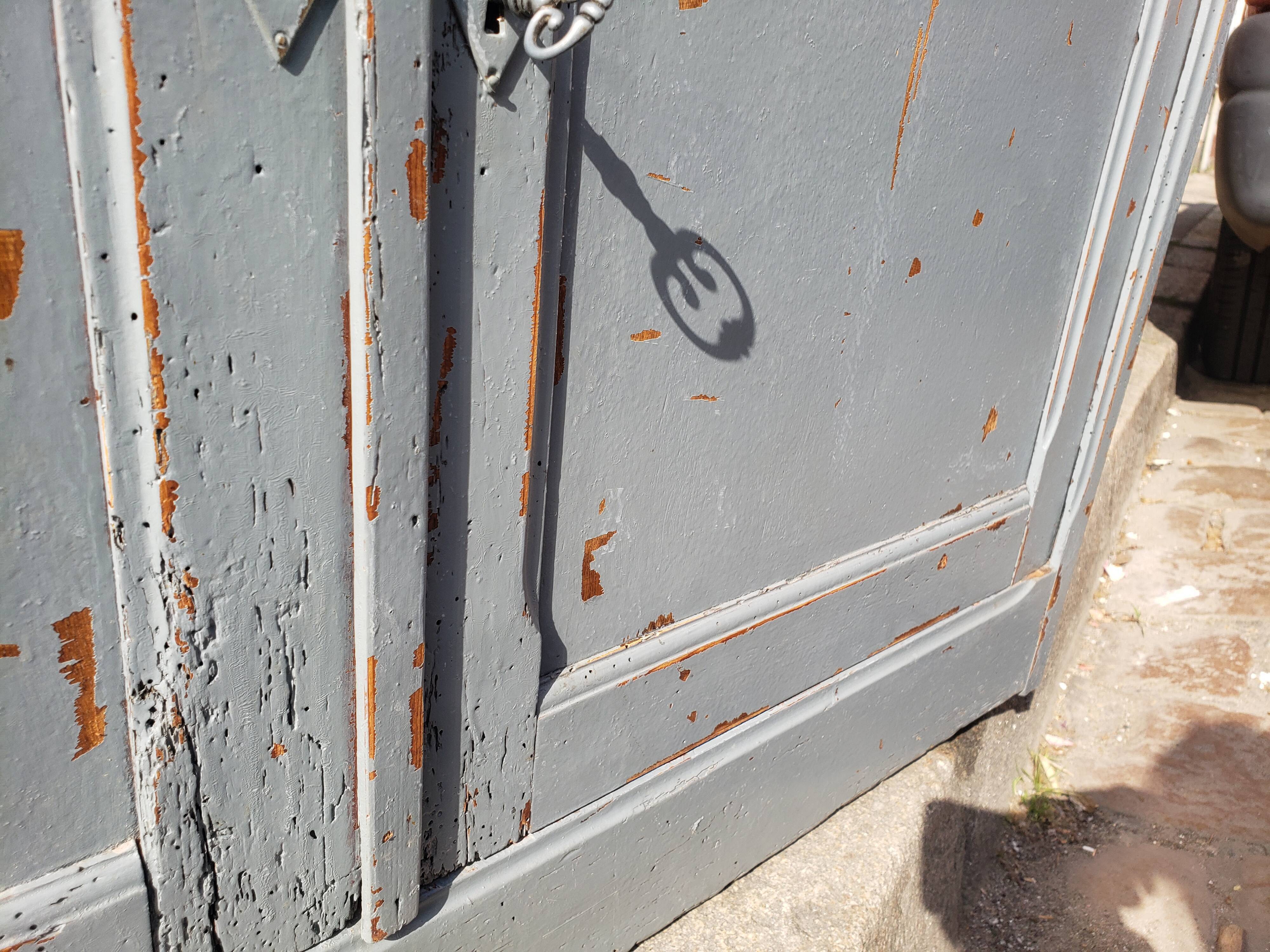 Slate and raw Parisian buffet