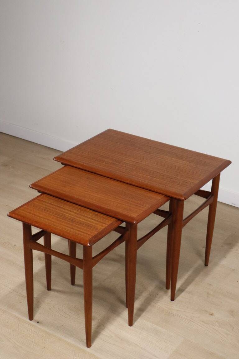 Tables gigognes scandinave en teck, 1960