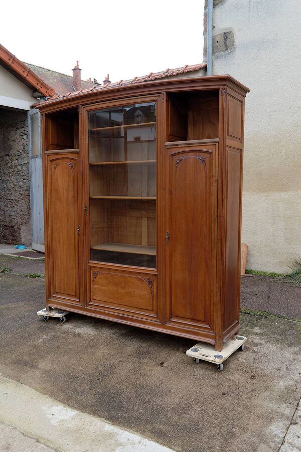 Bibliothèque vitrine Art Nouveau en noyer, vers 1910