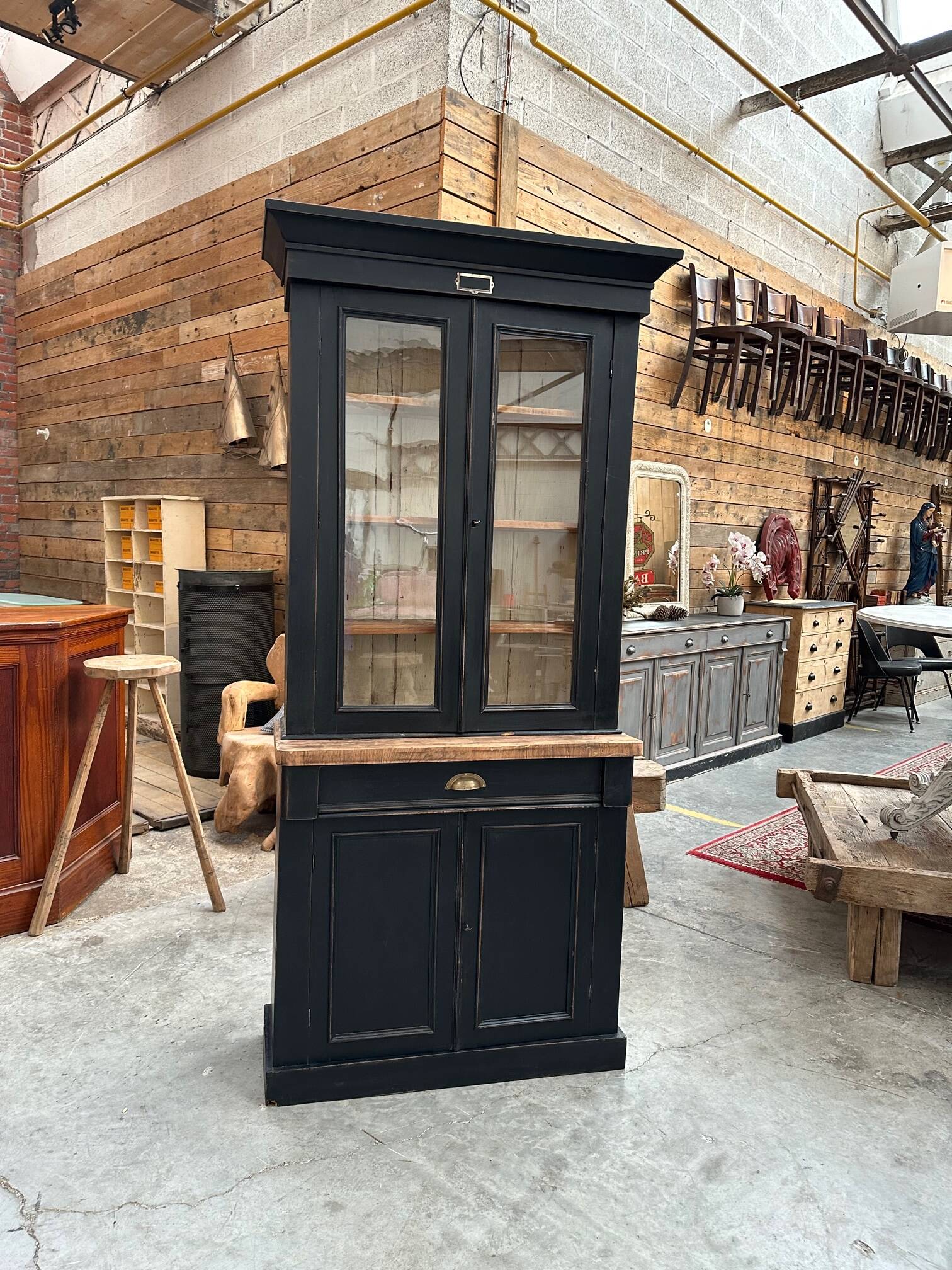 Small showcase early 20th century