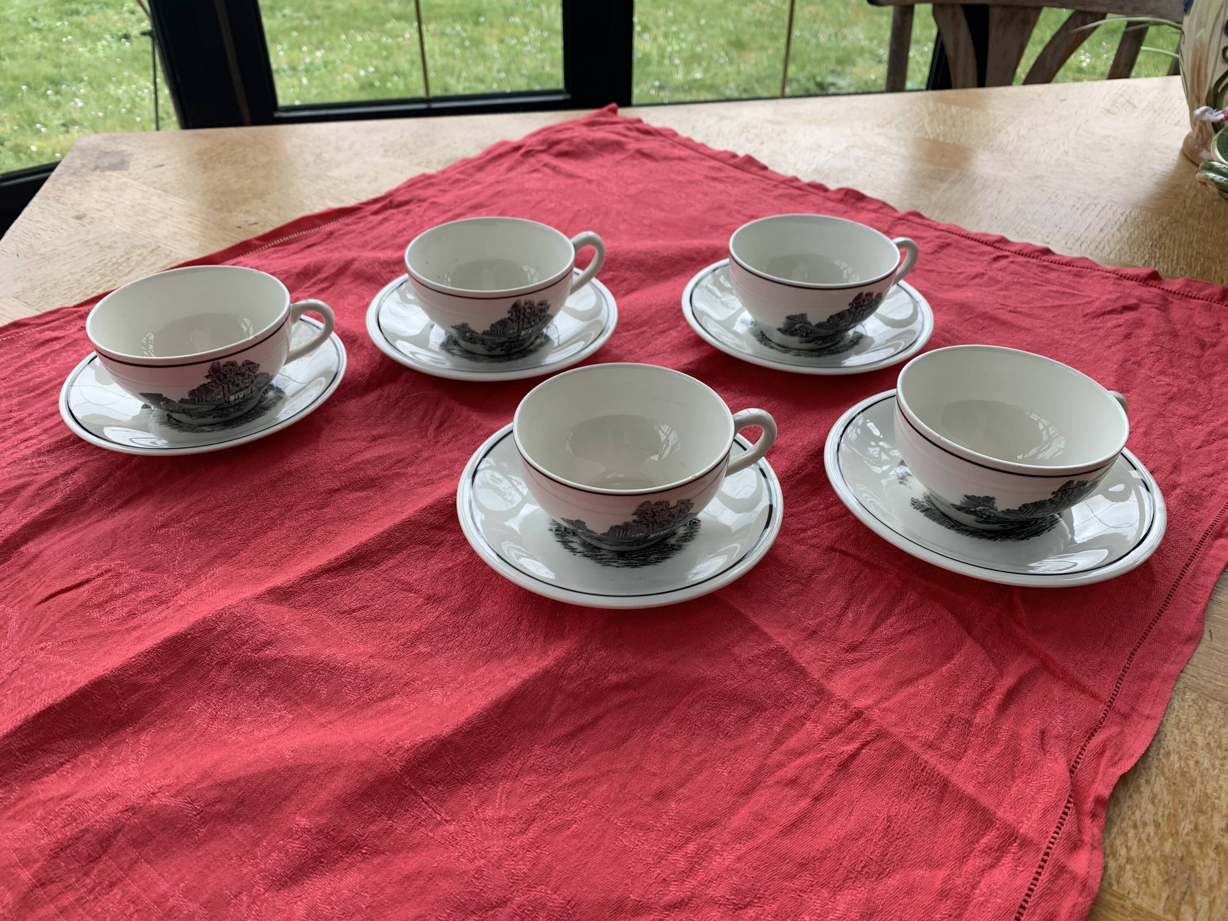 5 cups and 5 saucers La Louvière boch Belgium peasant scene art deco