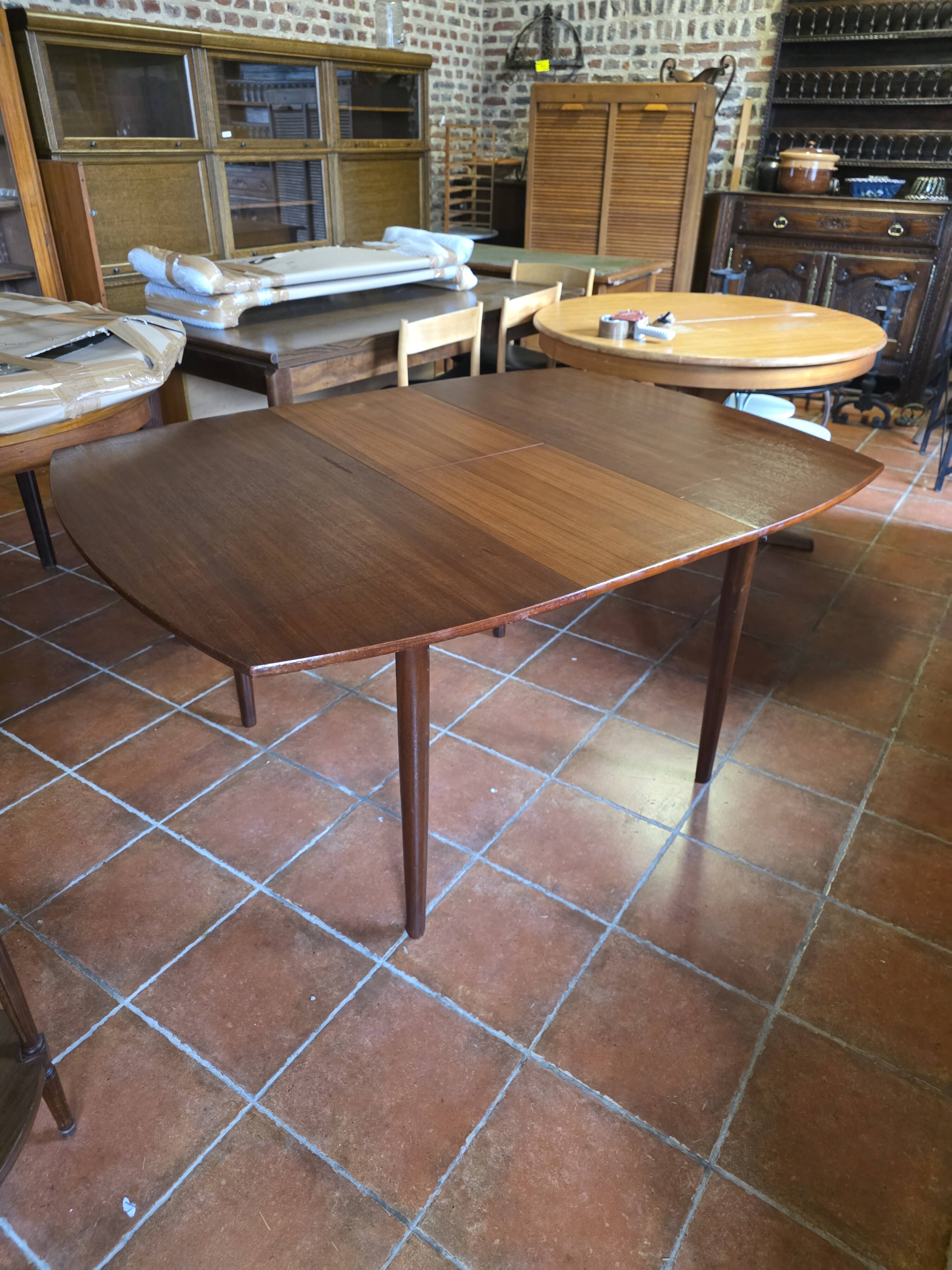 Scandinavian extendable teak table from the 1960s (butterfly extension)