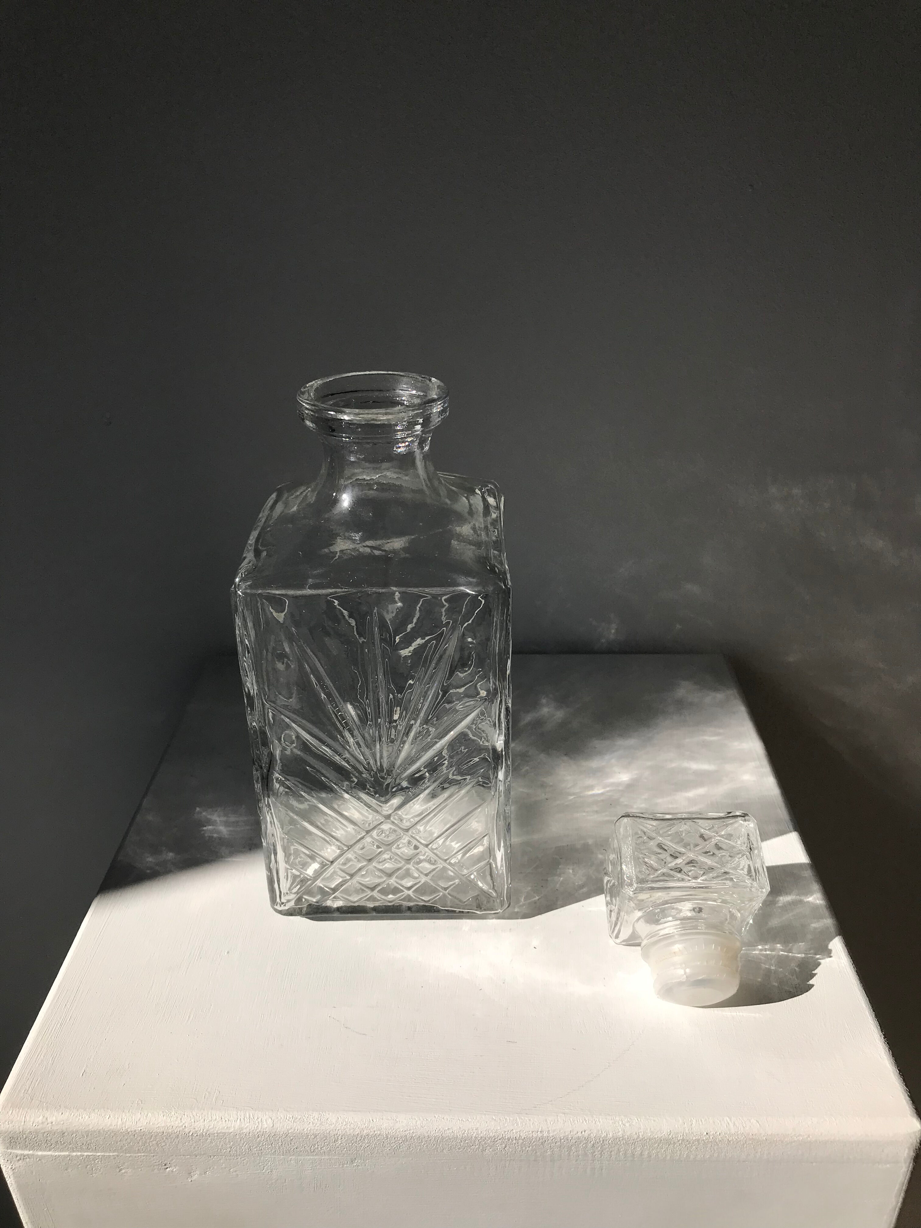 Glass whisky decanter