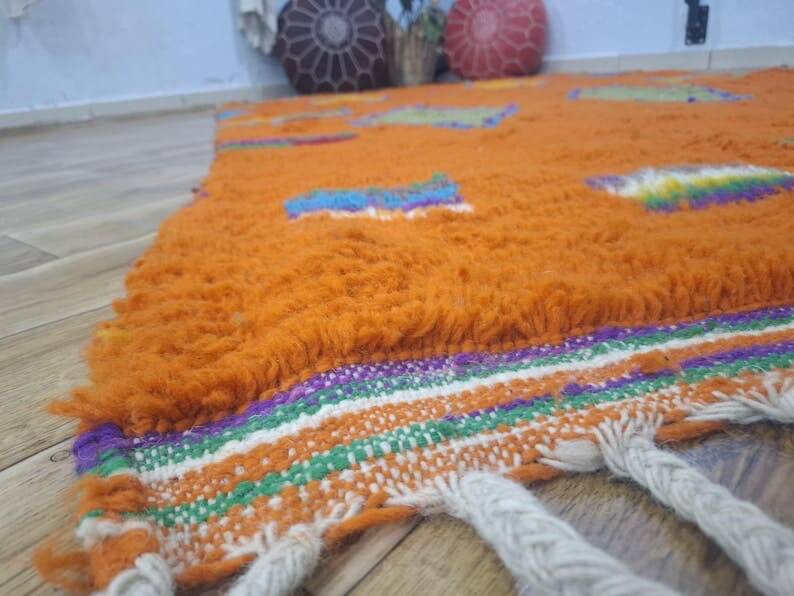 Handmade traditional Beni Ourain Berber rug, size 150 x 250 cm.