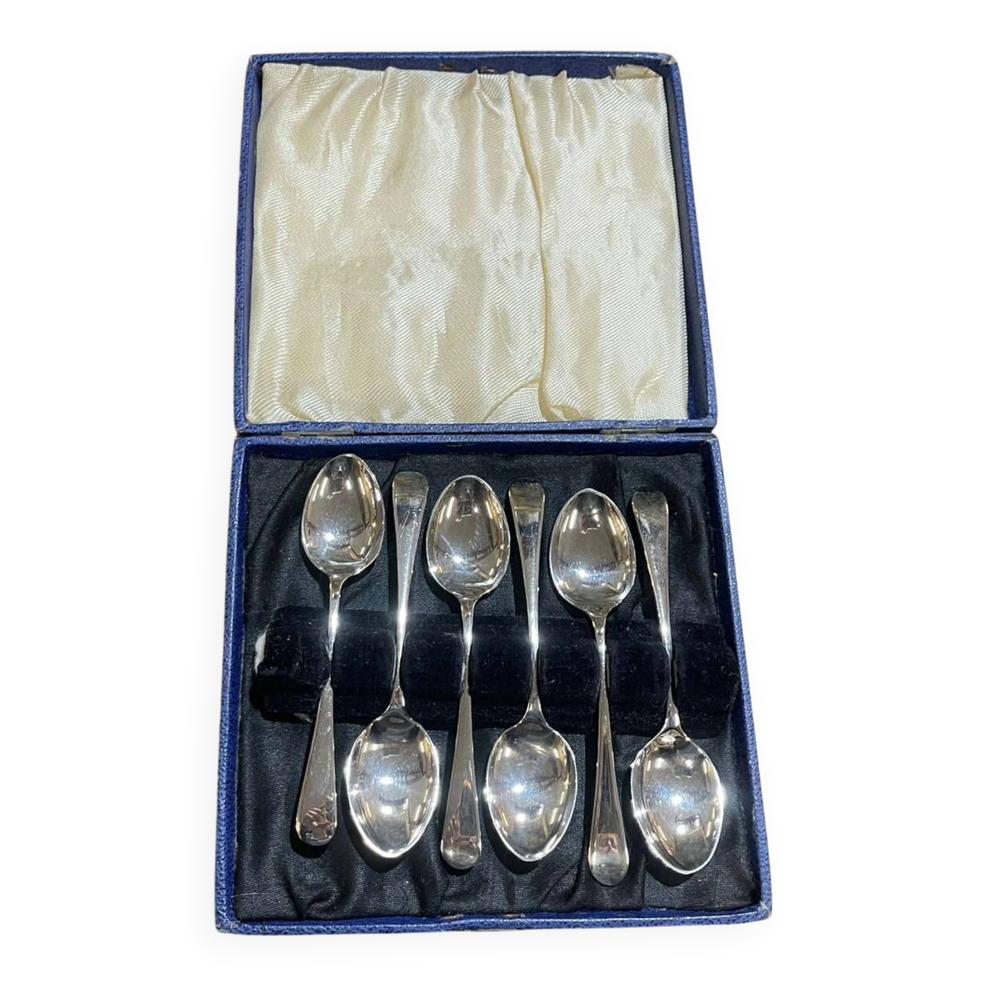 Coffret de 6 cuillères à dessert anglaises en métal argenté