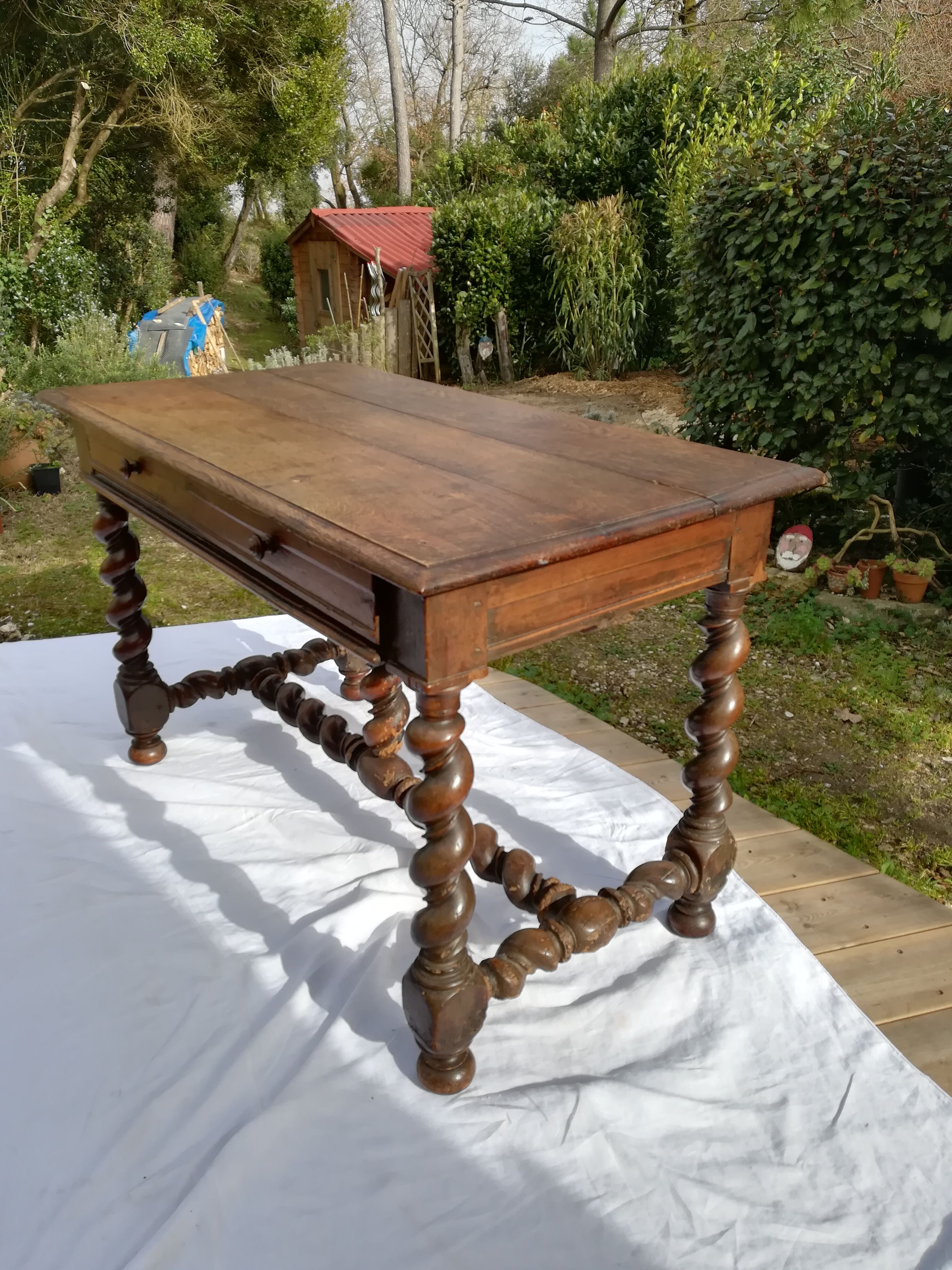 Table bureau Louis XIII