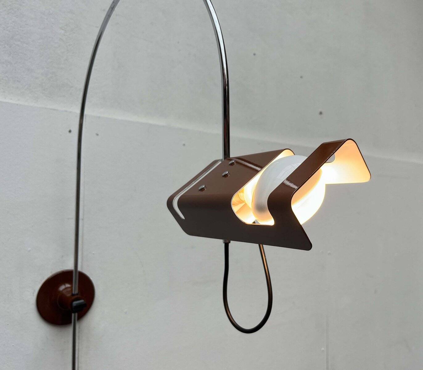 Mid-Century Modern Italian Space Arc Spider Wall Lamp by Joe Colombo for Oluce, 1960s