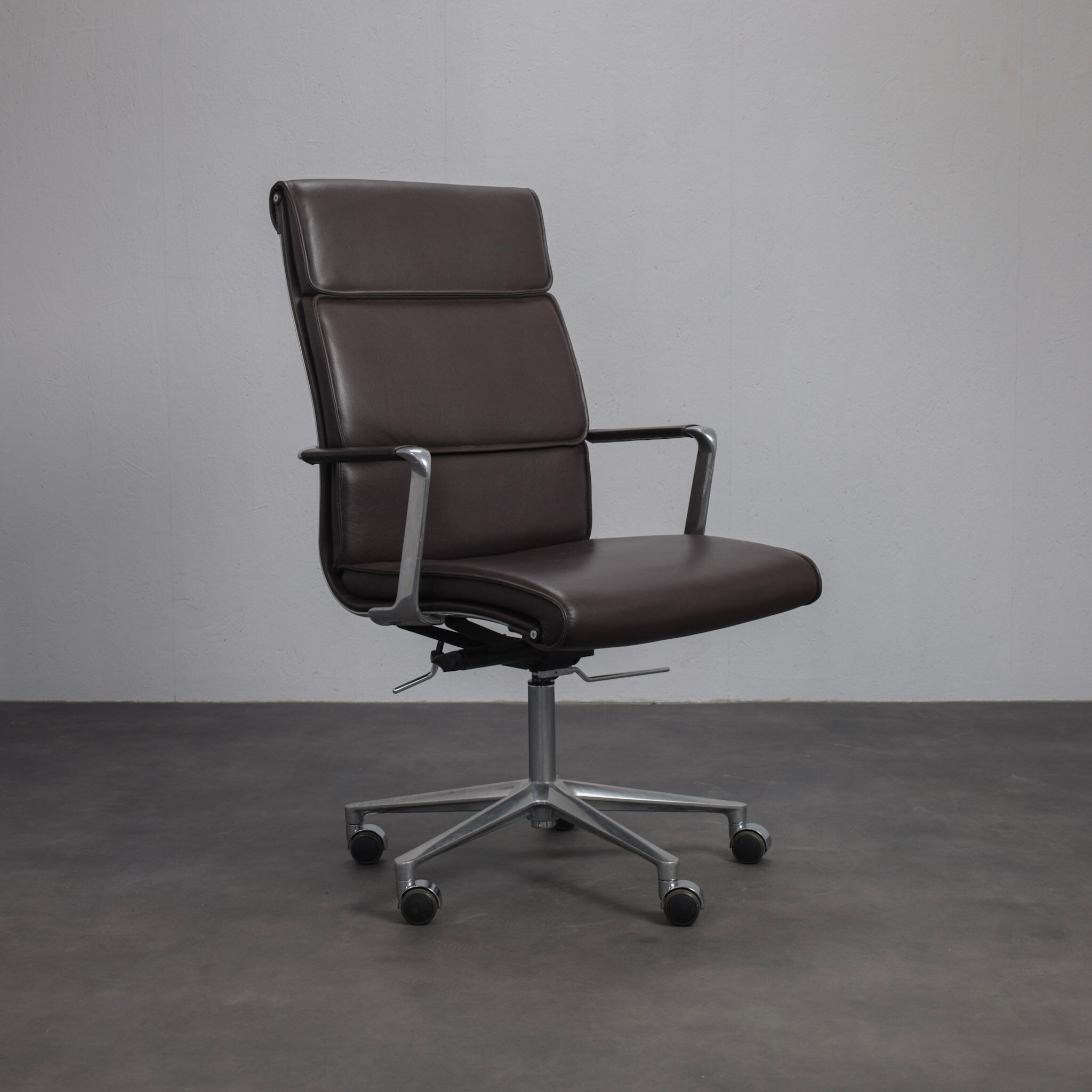 Una leather office chair by ICF, Italy, 1990s