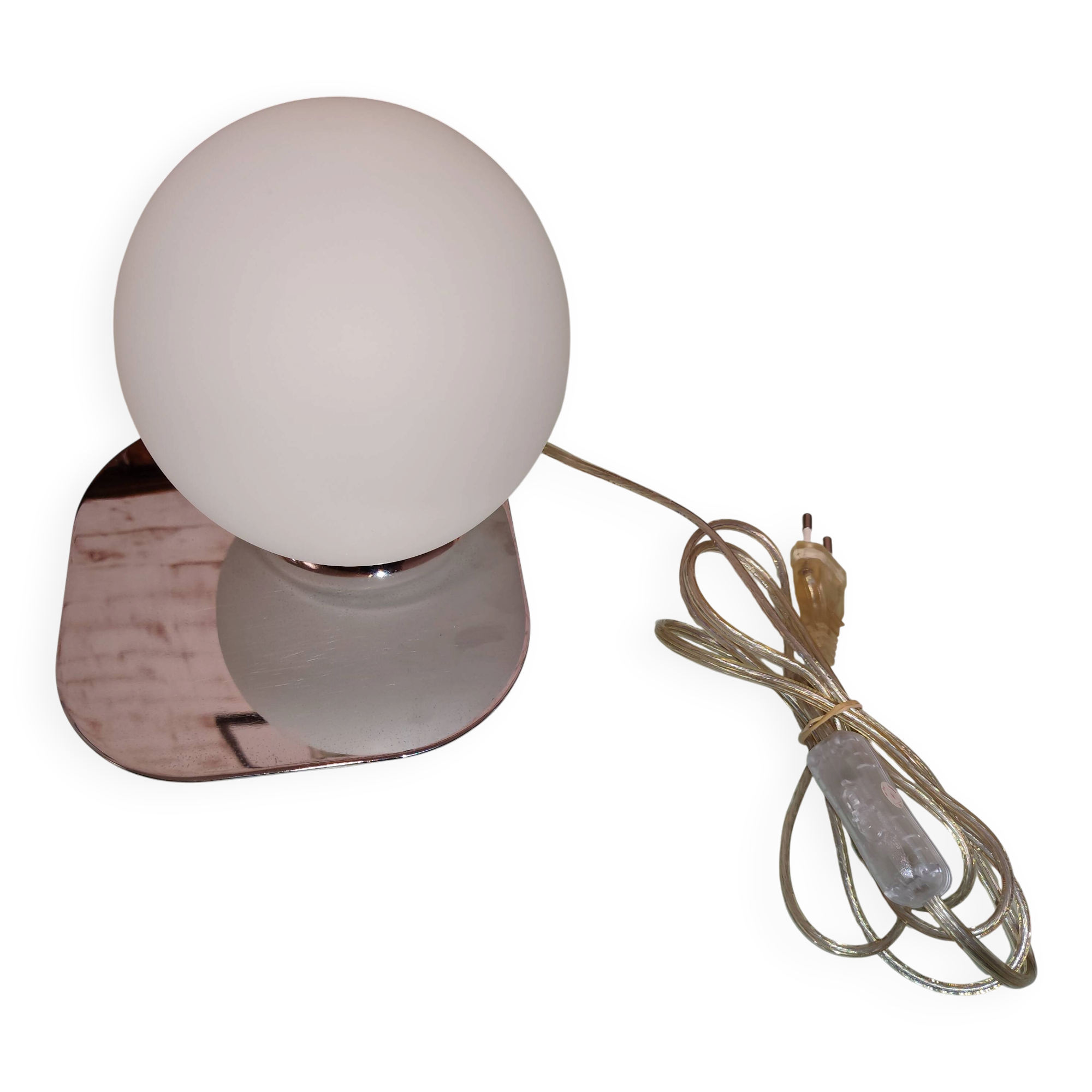 White globe lamp retro space age with chrome base. Philips