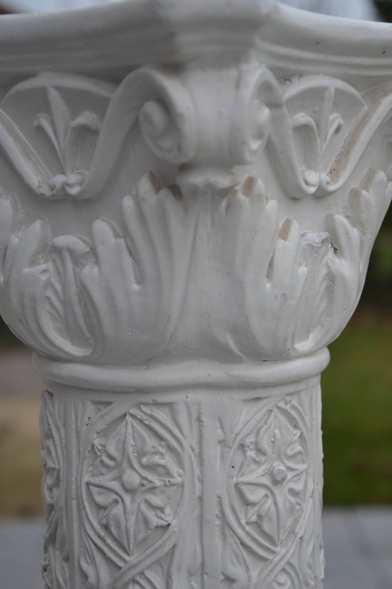 2 old plaster columns