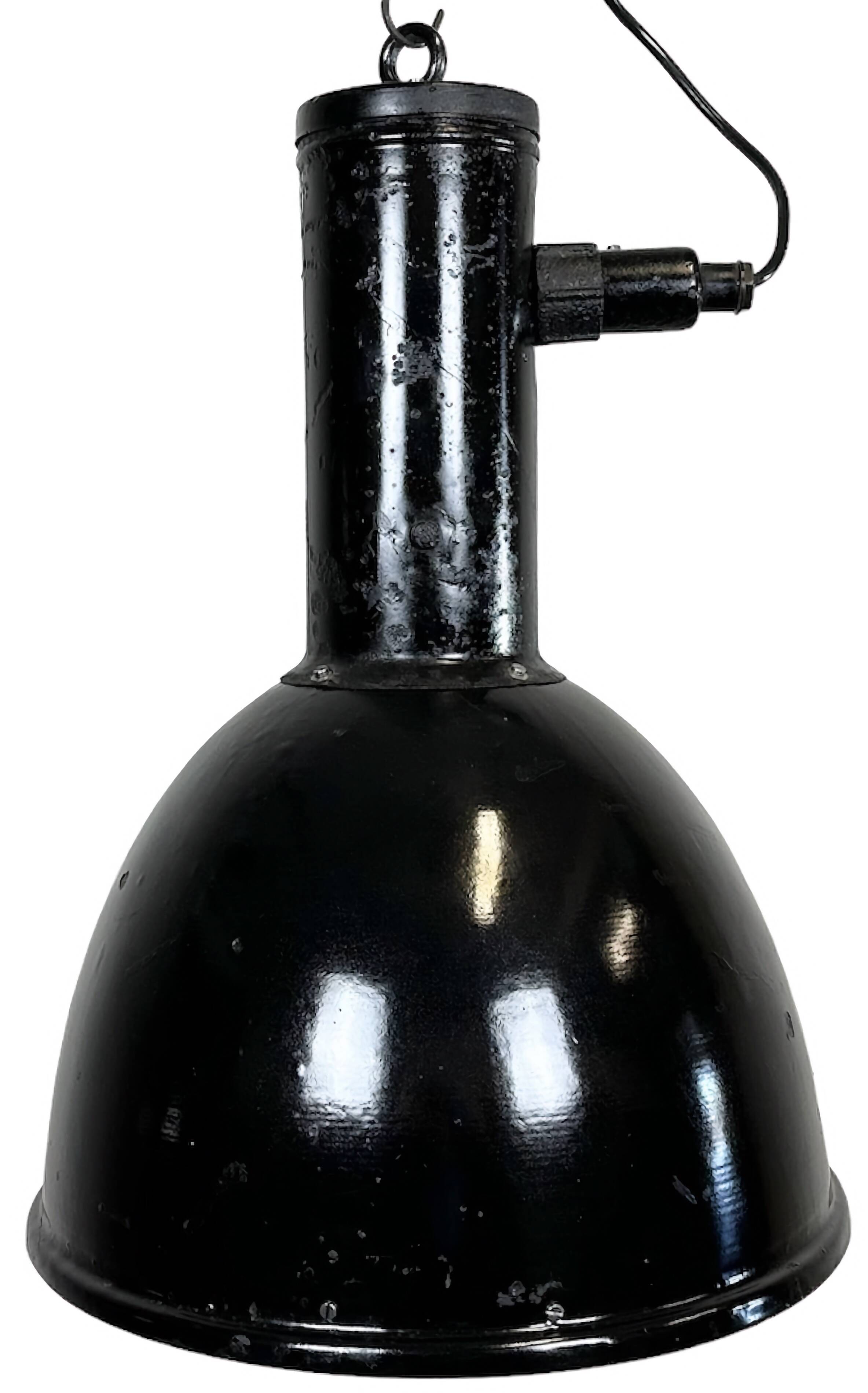 Suspension industrielle en émail noir, 1950s