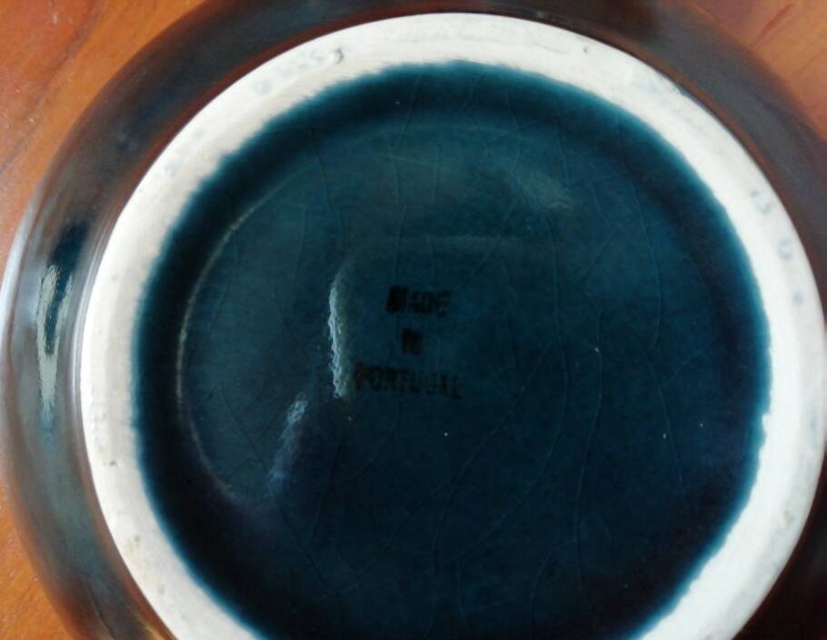 Portuguese ceramic candy box