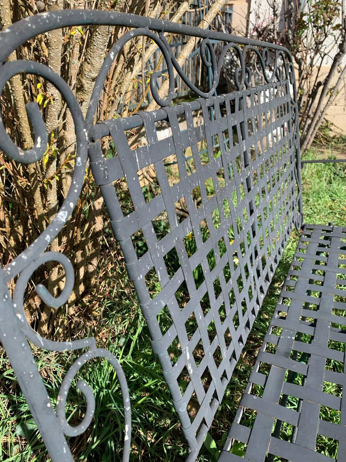 Wrought iron folding garden bench