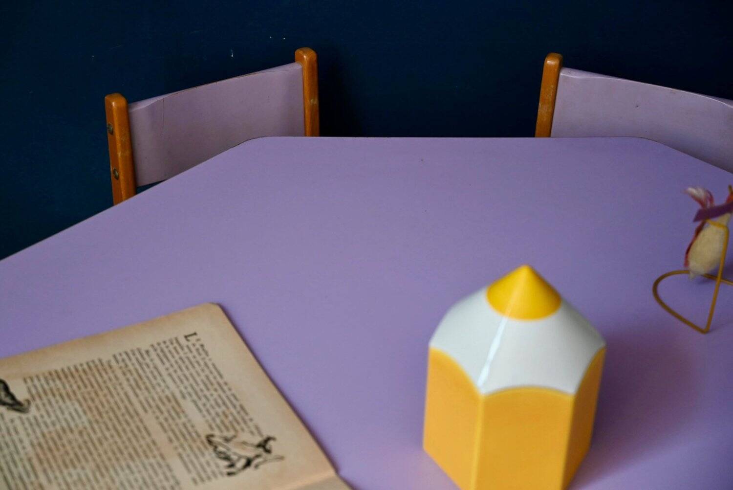 Vintage 1970s octagonal children's table in beech and lilac formica, with 5 chairs.