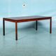 Table basse scandinave vintage rénovée, table moderne du milieu du siècle.