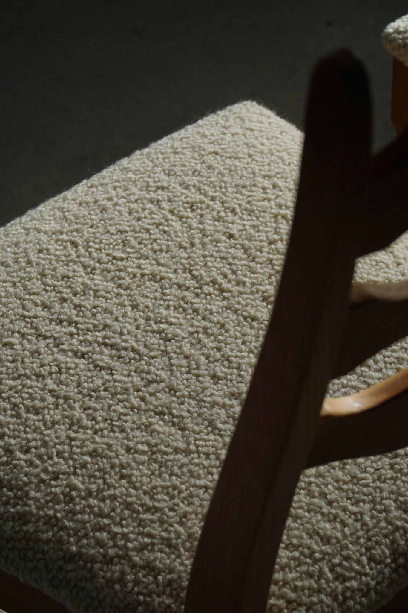 Set of 4 "Razorblade" high back chairs in oak & boucle, Henning Kjærnulf, 1960s