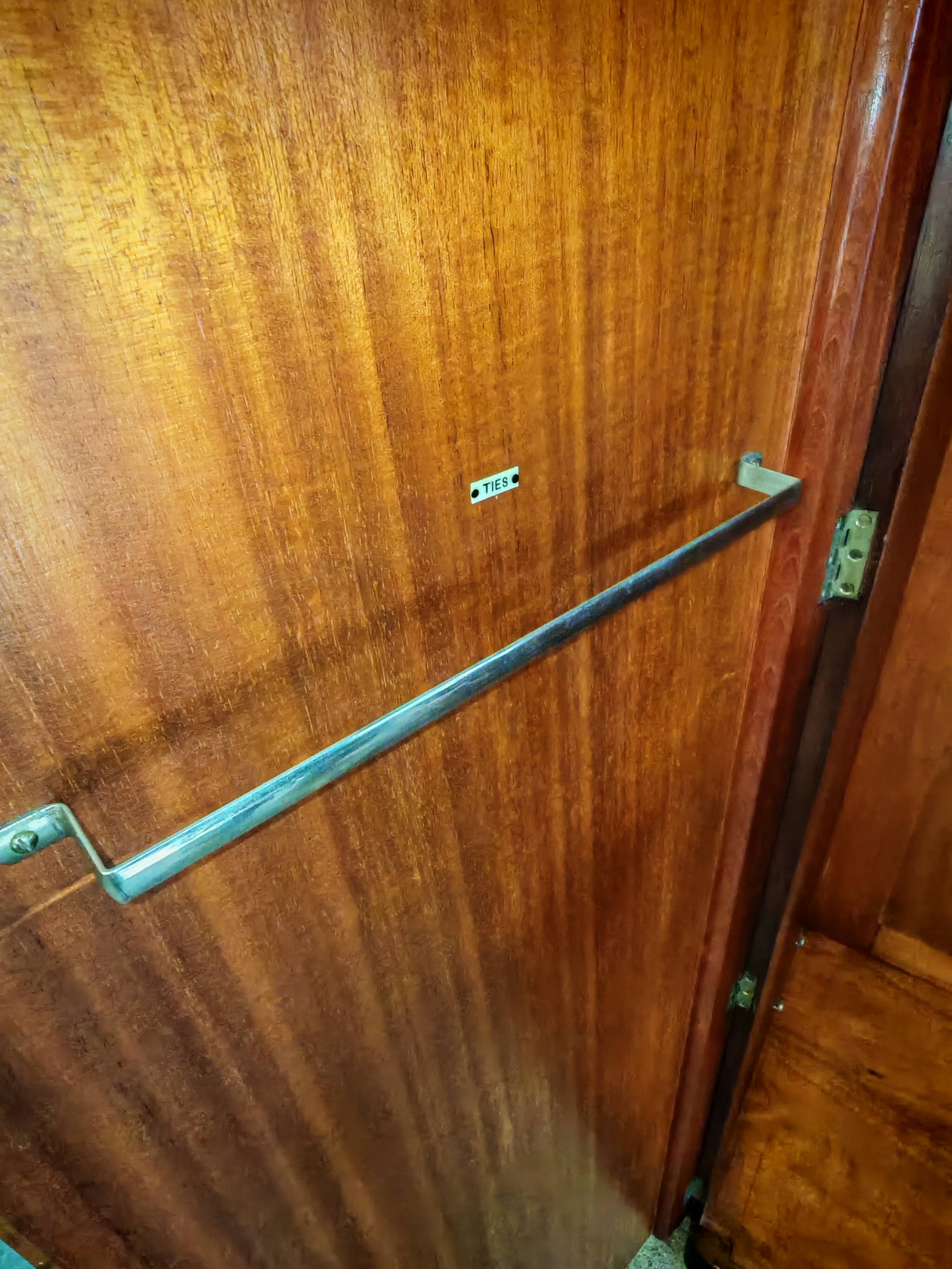 Armoire cabine, de voyage, penderie anglaise