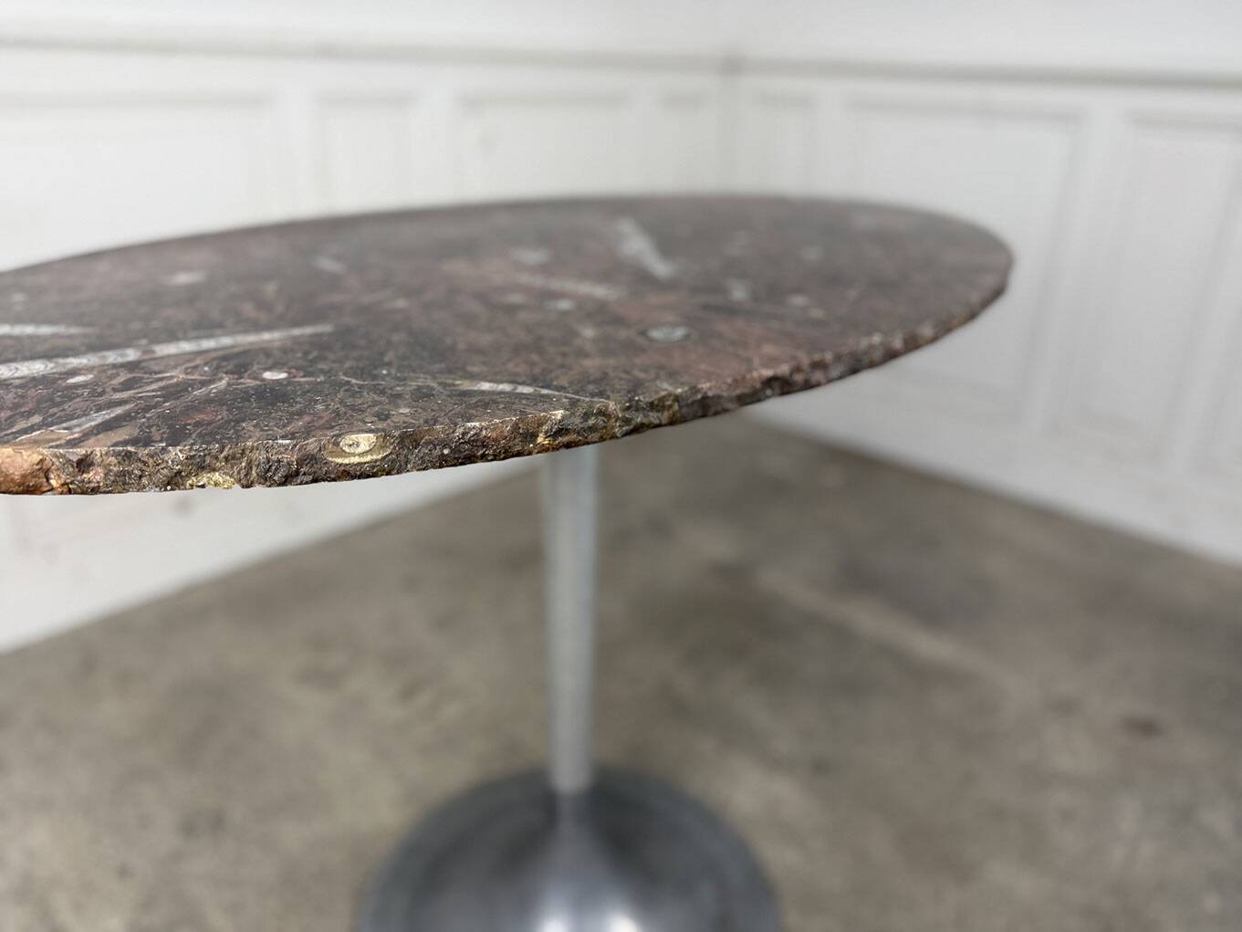 Tulip table 1970 in marble