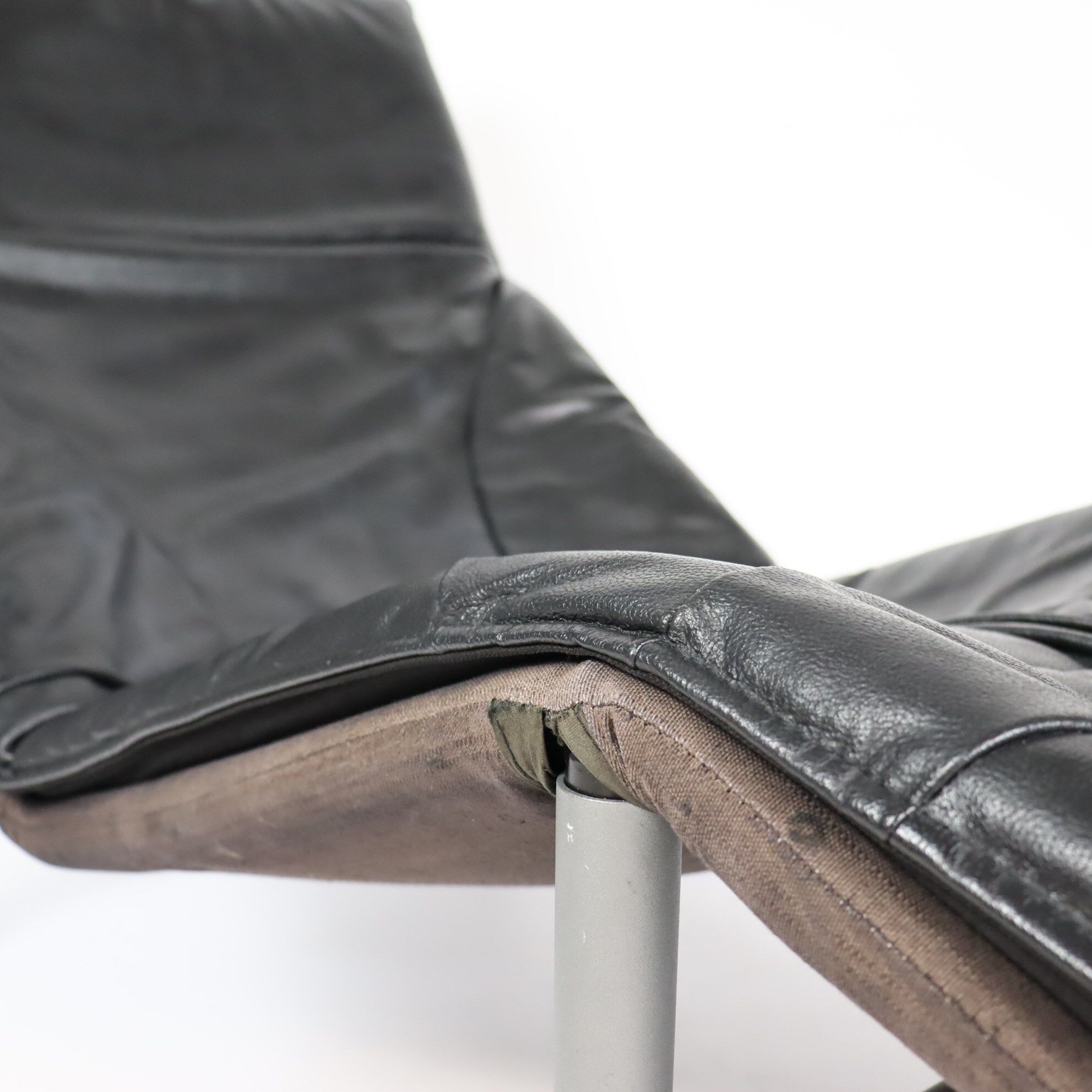 80s leather lounge chair